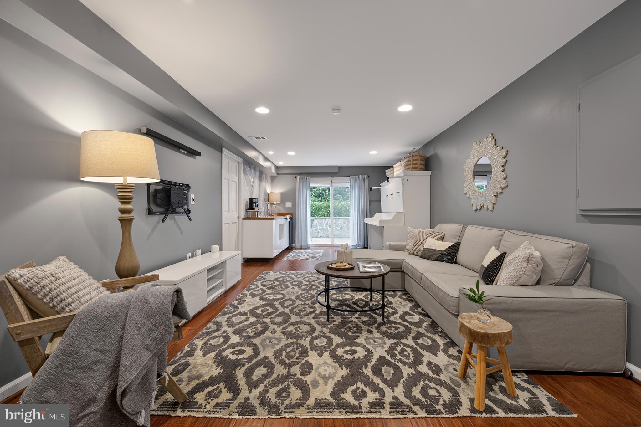 WILTON WOODS - Residential