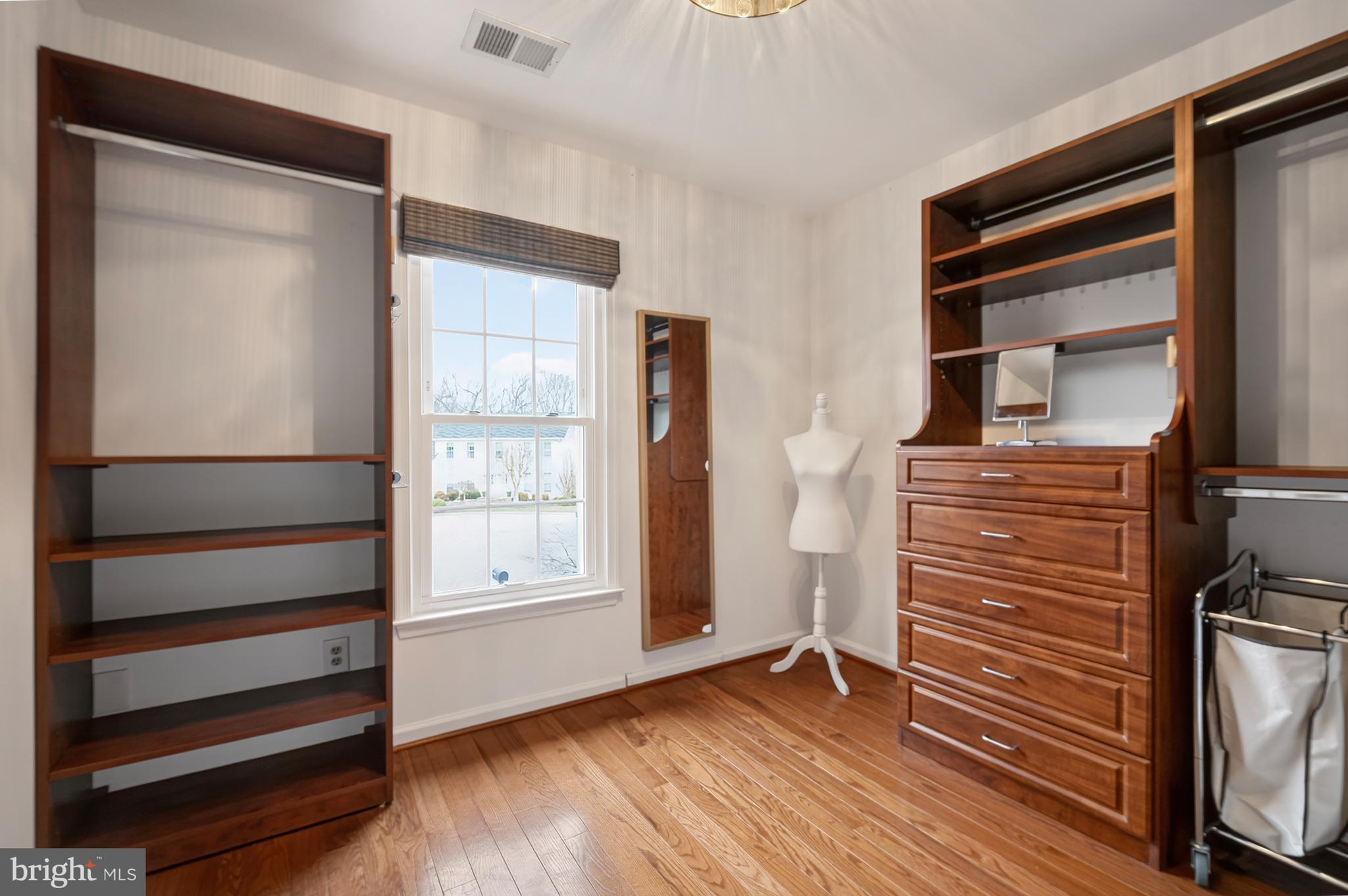 WILTON WOODS - Residential