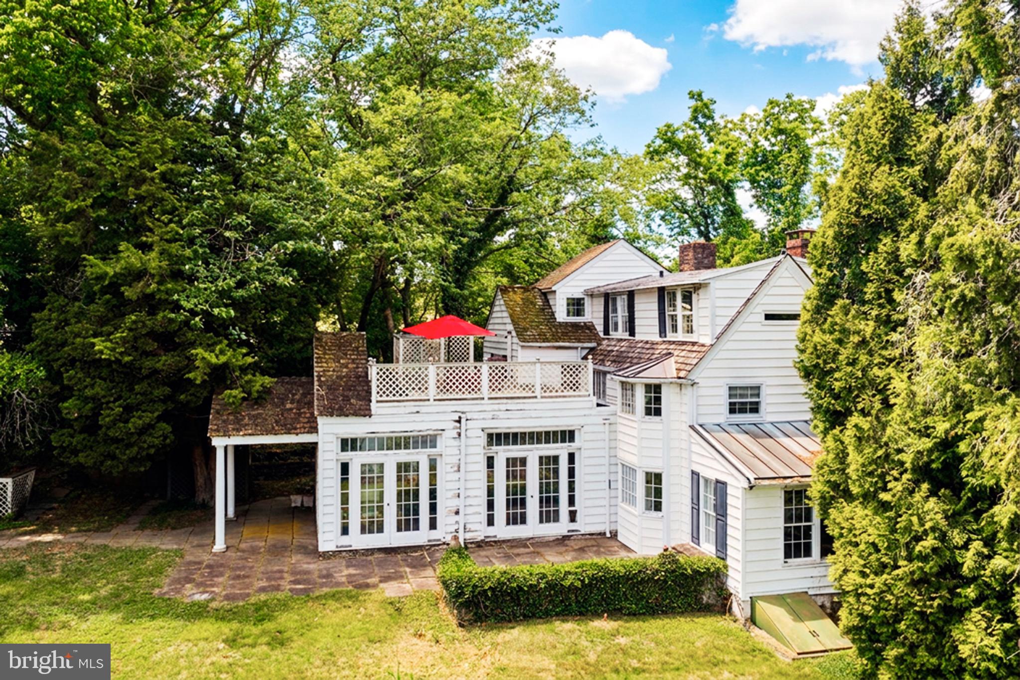 2462 N RIVER ROAD