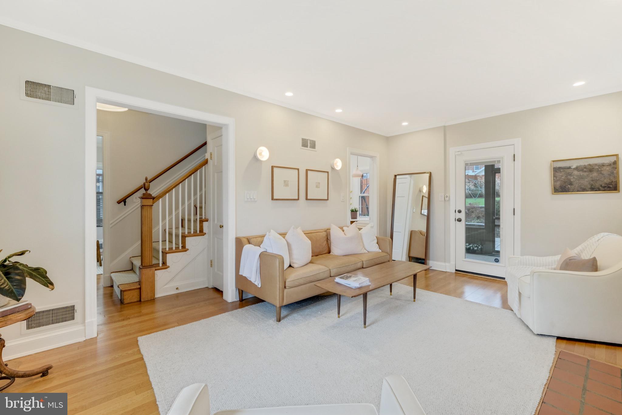 5464 30TH PLACE NW