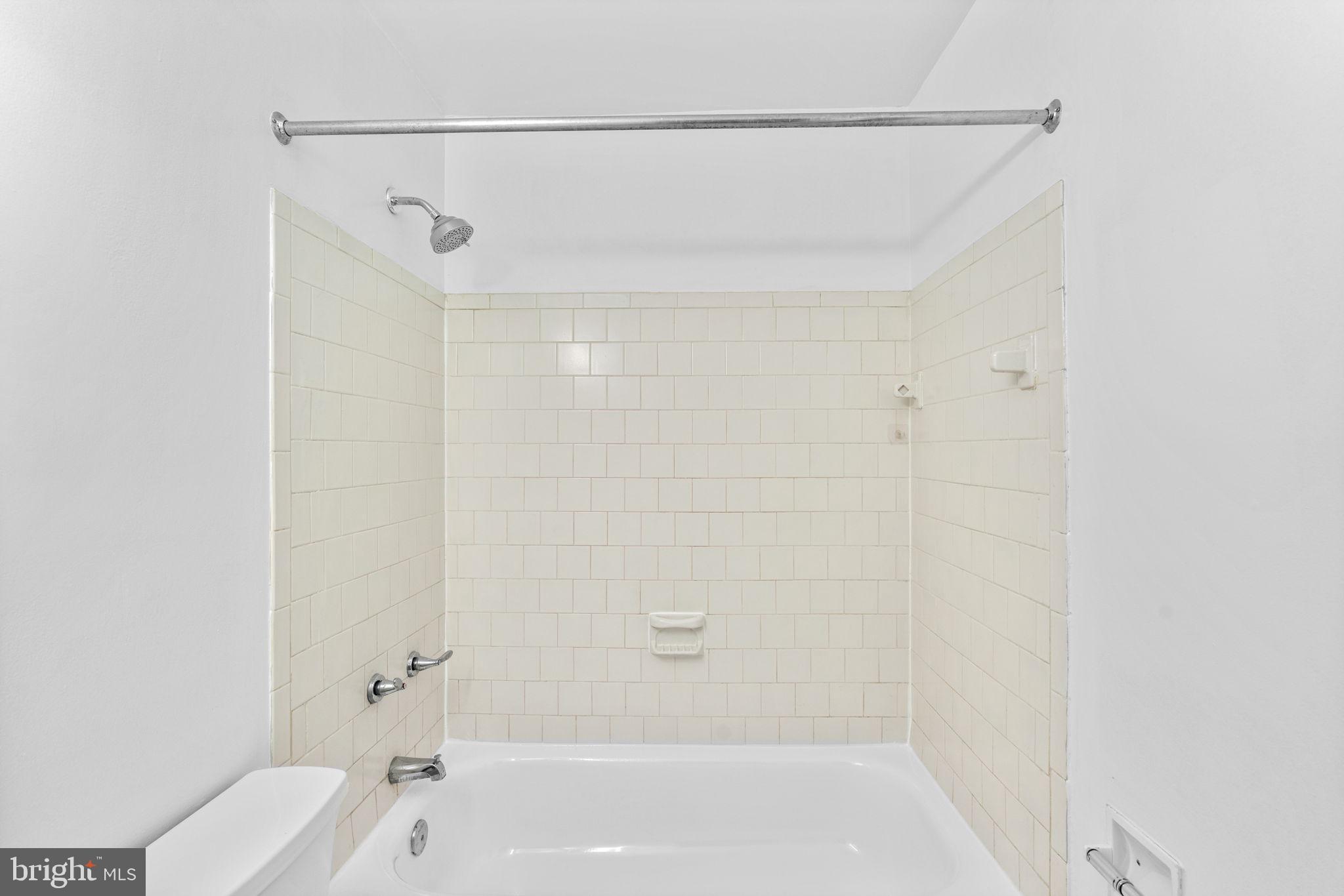 OAKWOOD VILLAGE - Residential Lease