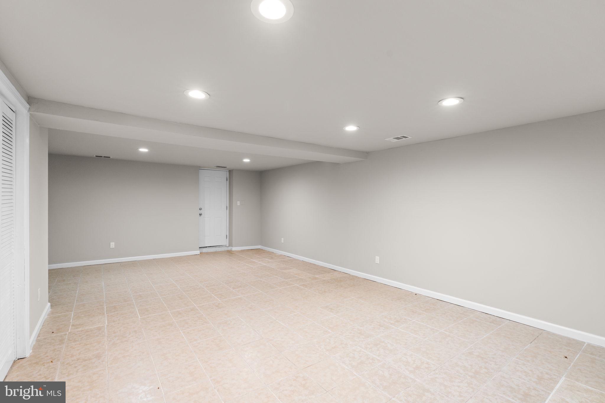 OAKWOOD VILLAGE - Residential Lease