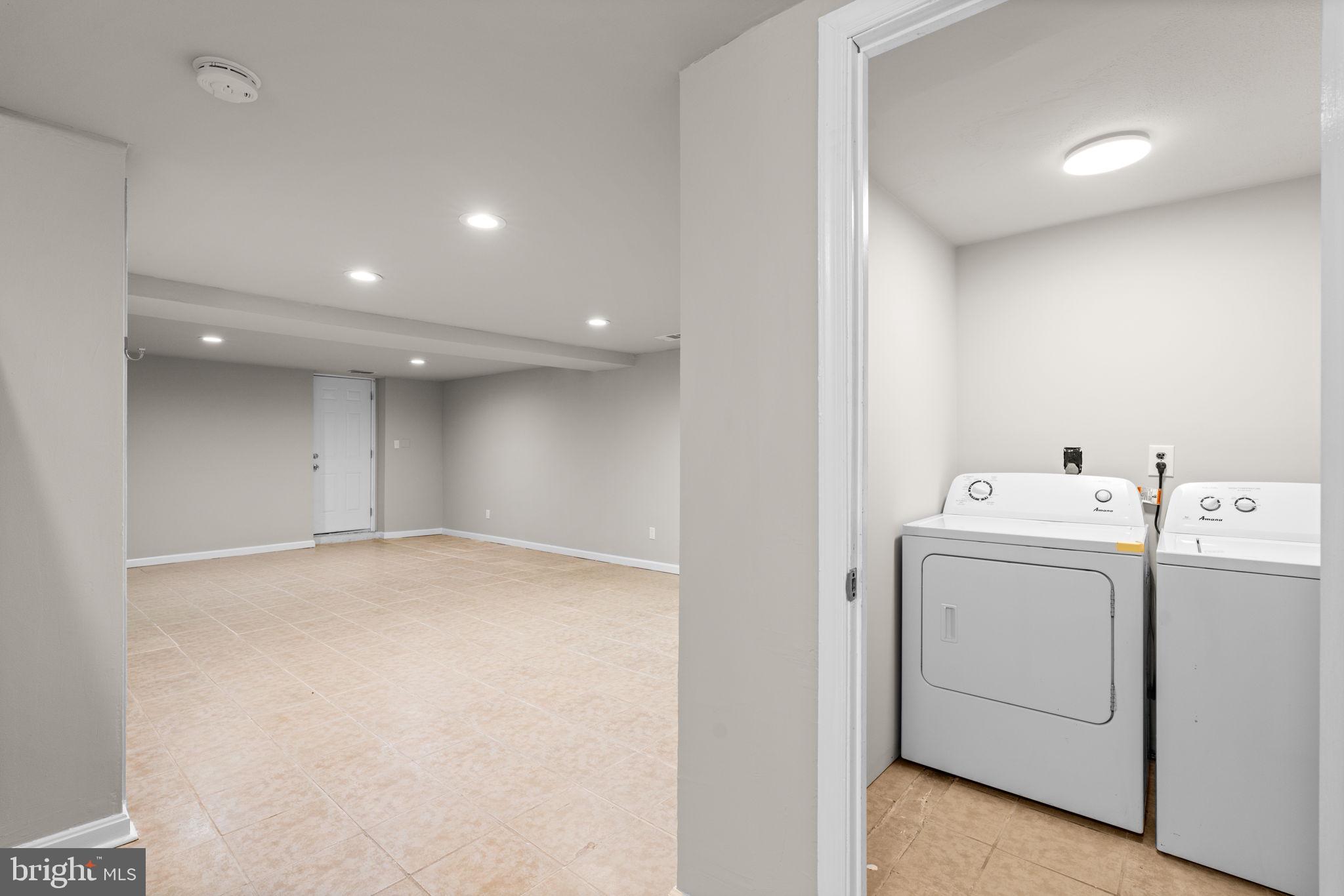 OAKWOOD VILLAGE - Residential Lease