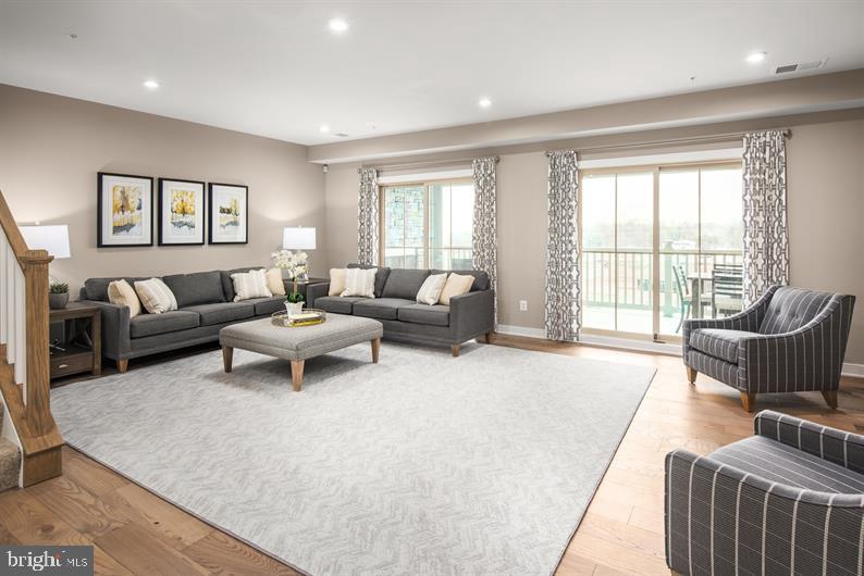 OAKDALE VILLAGE - Residential