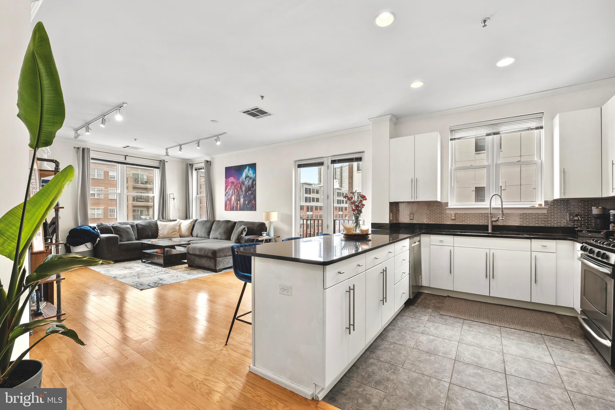 1200 GRAND ST 432