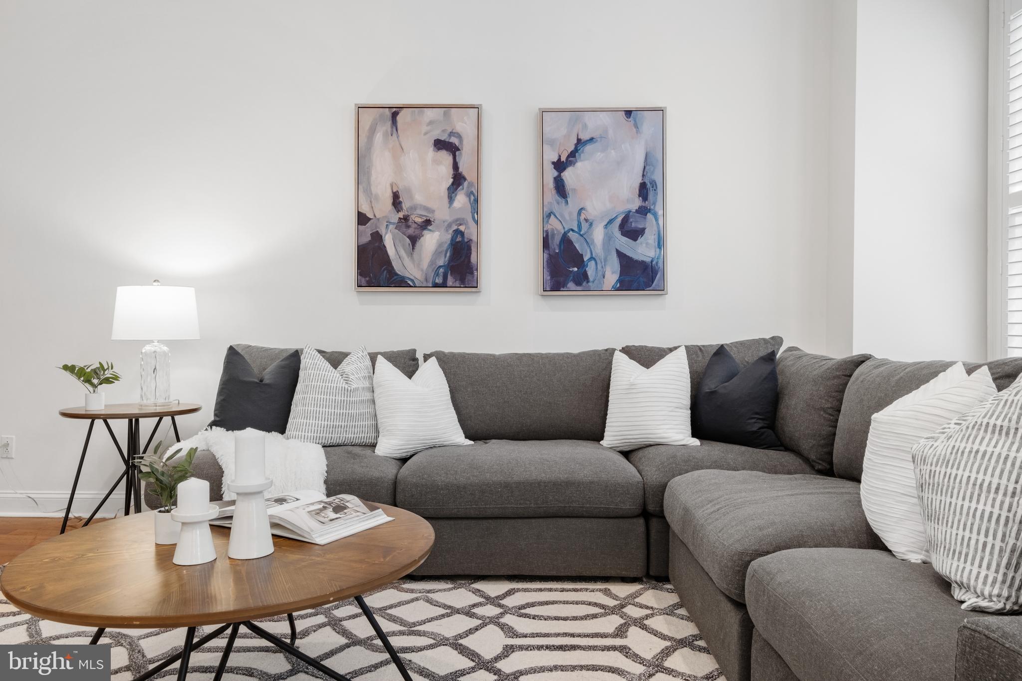 SOCIETY HILL - Residential