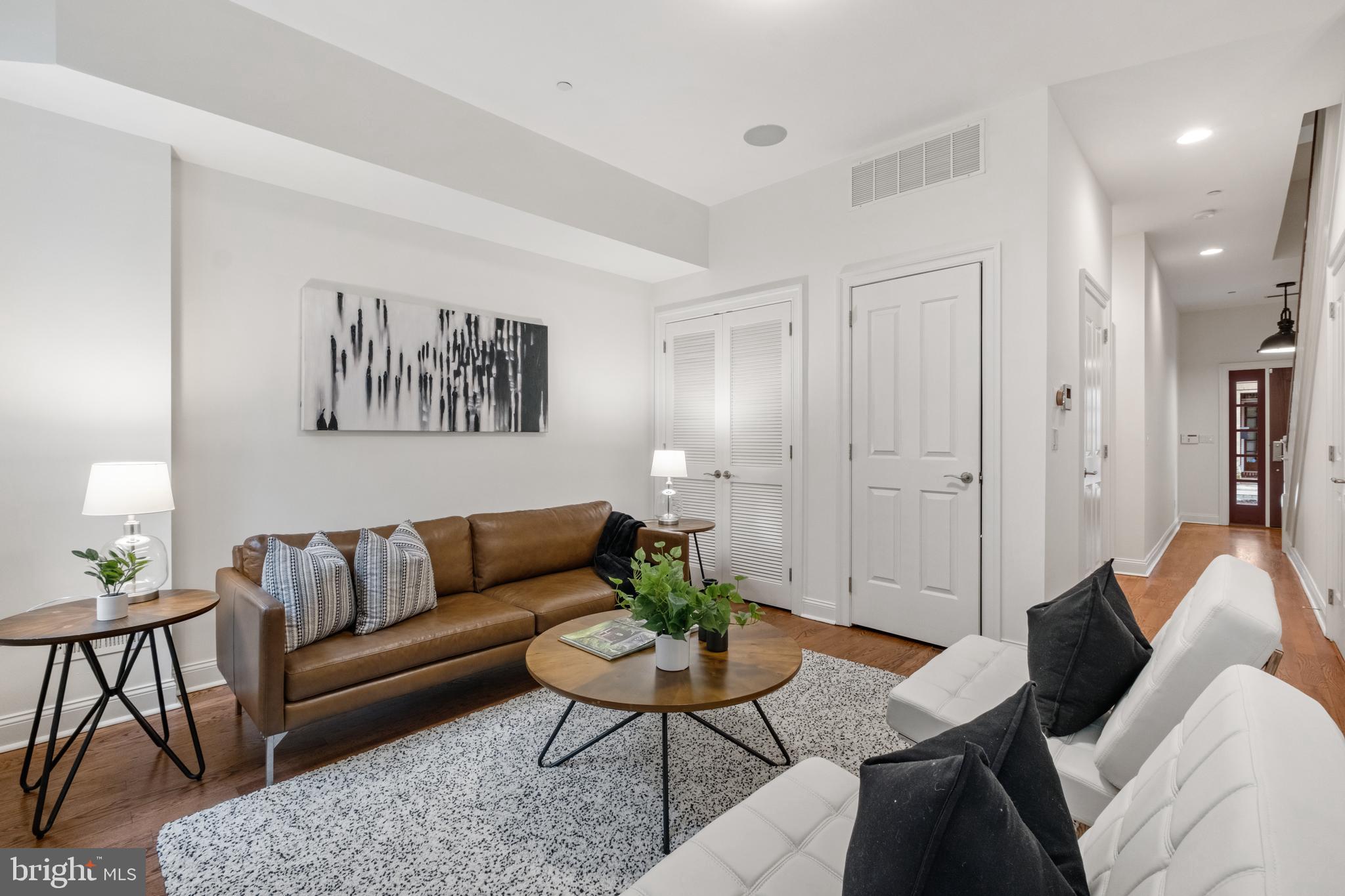 SOCIETY HILL - Residential