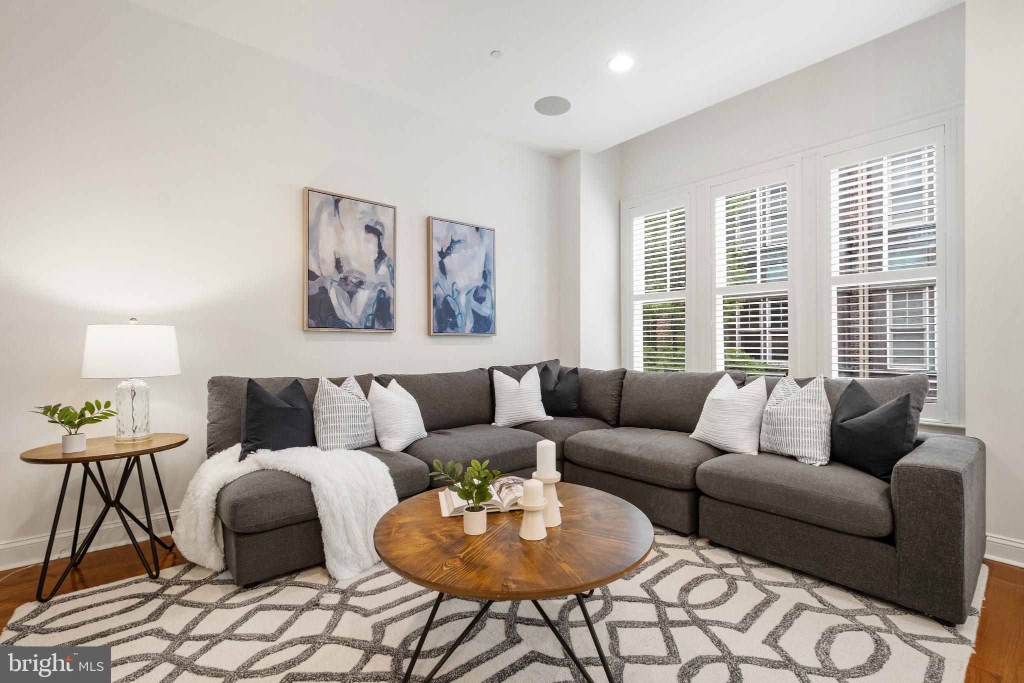 SOCIETY HILL - Residential