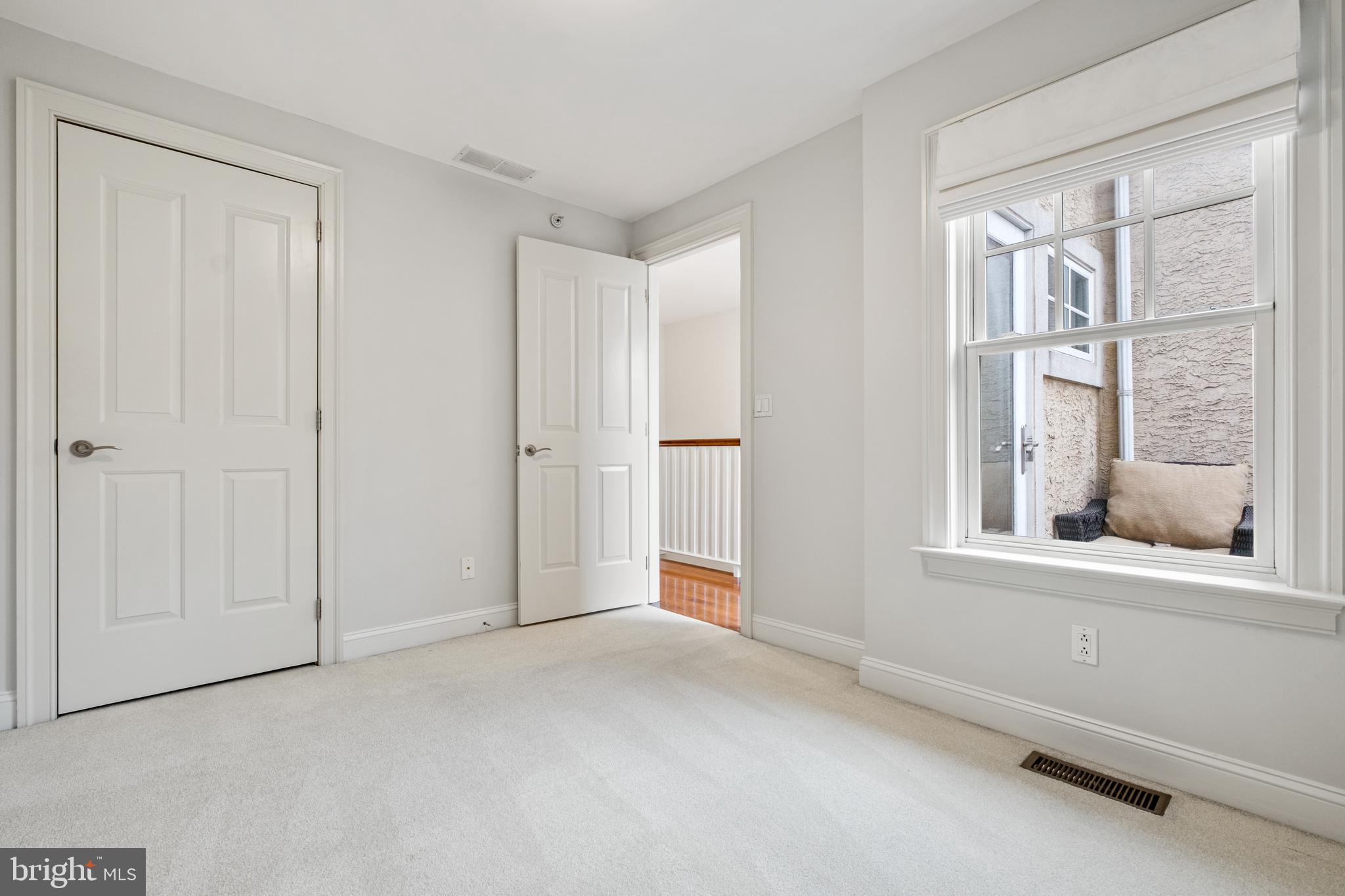 SOCIETY HILL - Residential