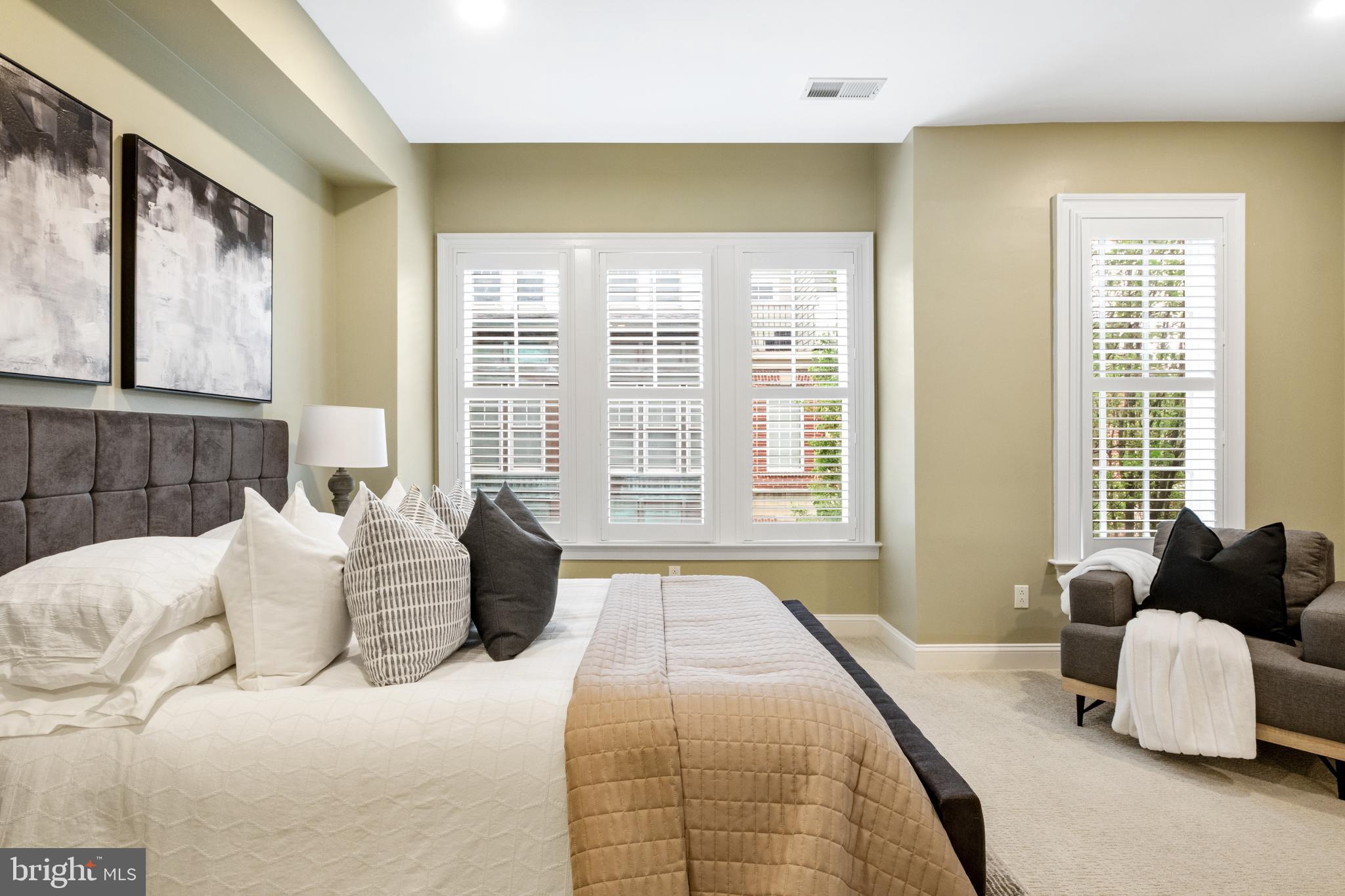 SOCIETY HILL - Residential