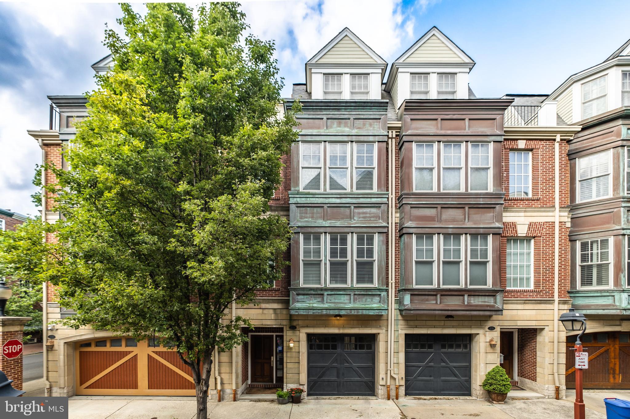 SOCIETY HILL - Residential