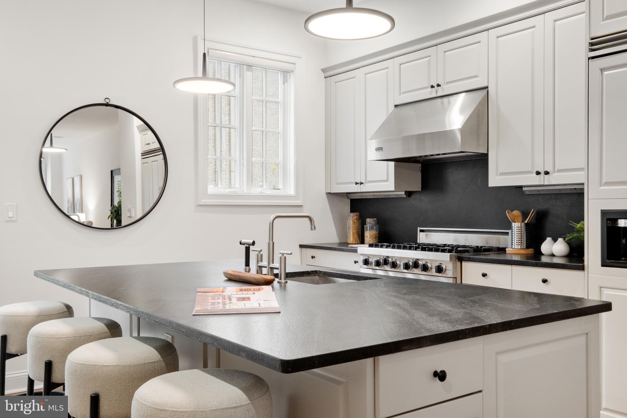 SOCIETY HILL - Residential