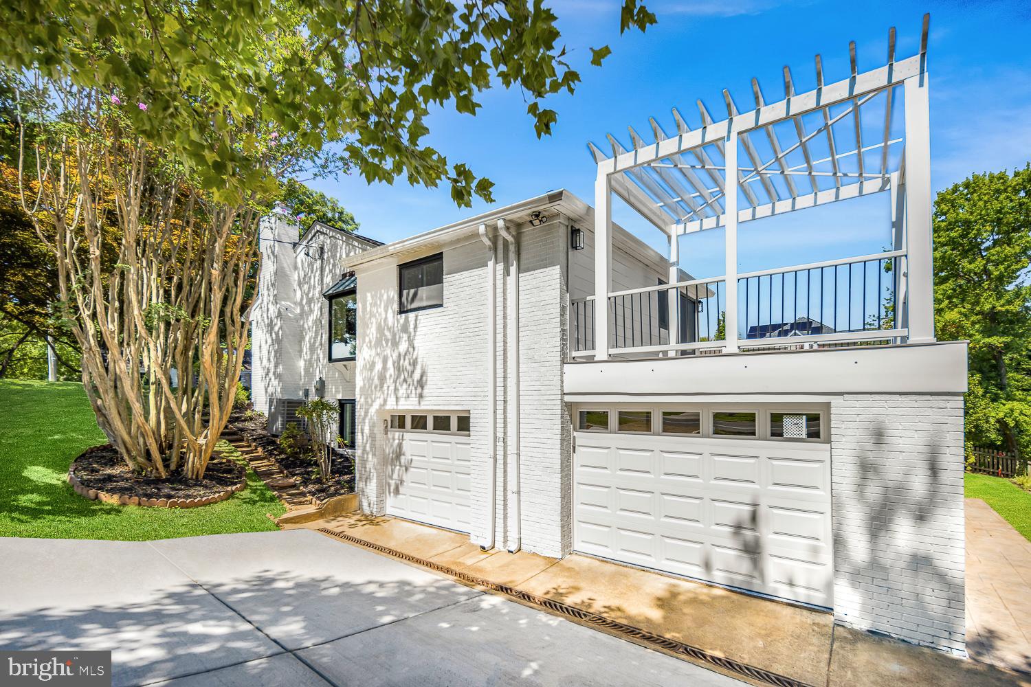 STRATFORD HILLS - Residential