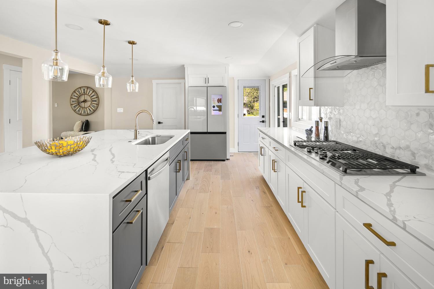 STRATFORD HILLS - Residential