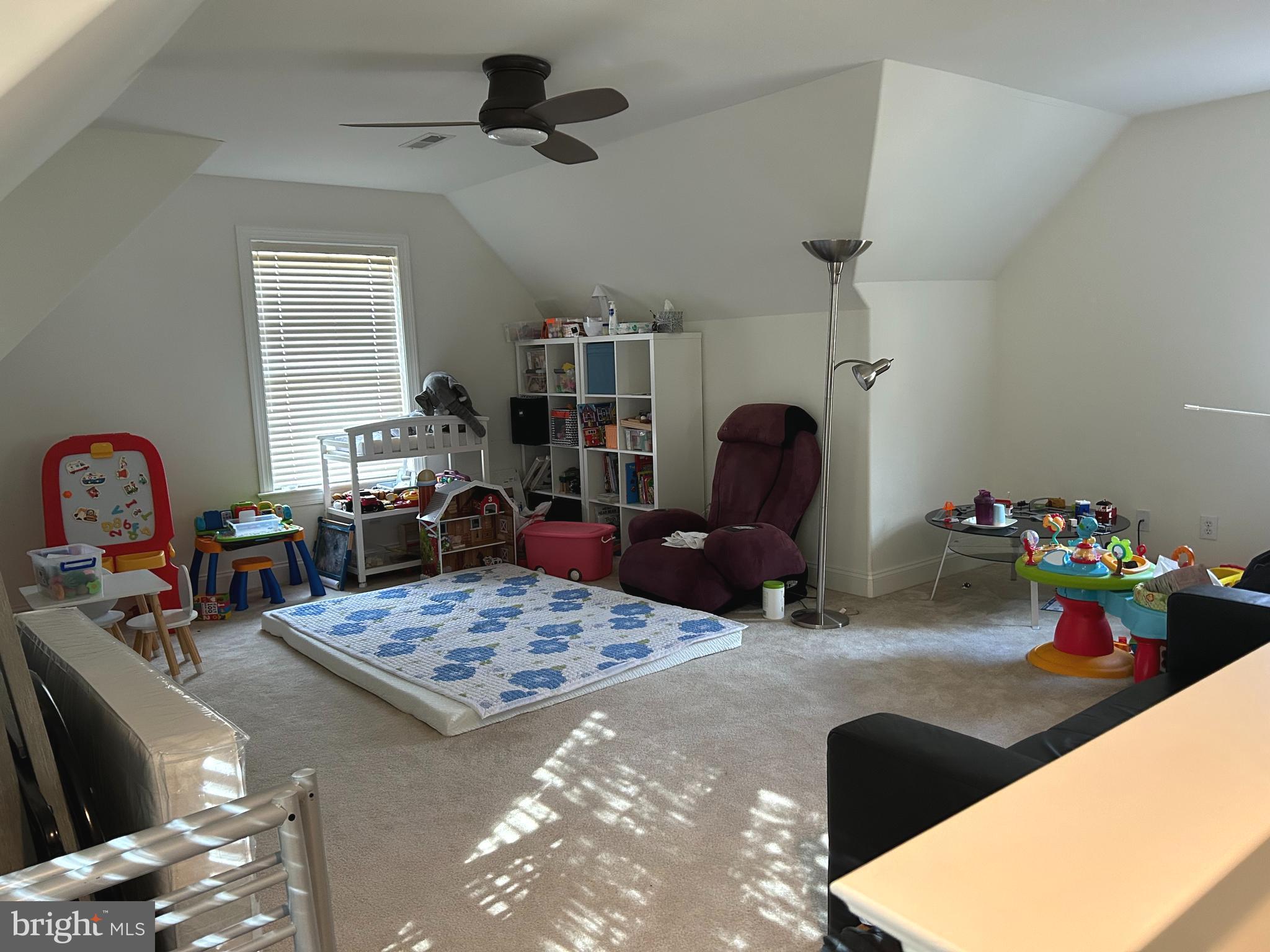 ITHAN MILLS - Residential Lease