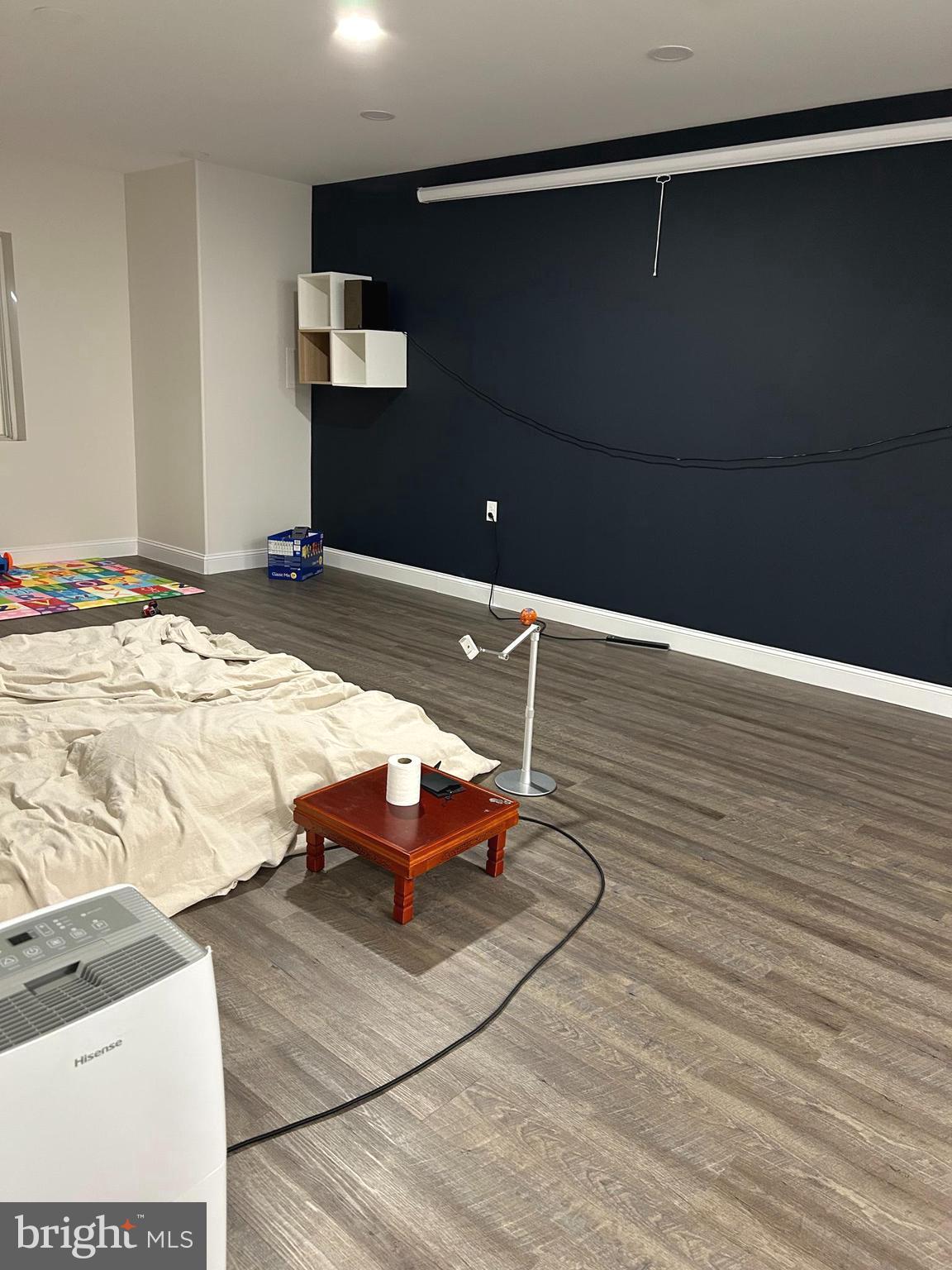 ITHAN MILLS - Residential Lease