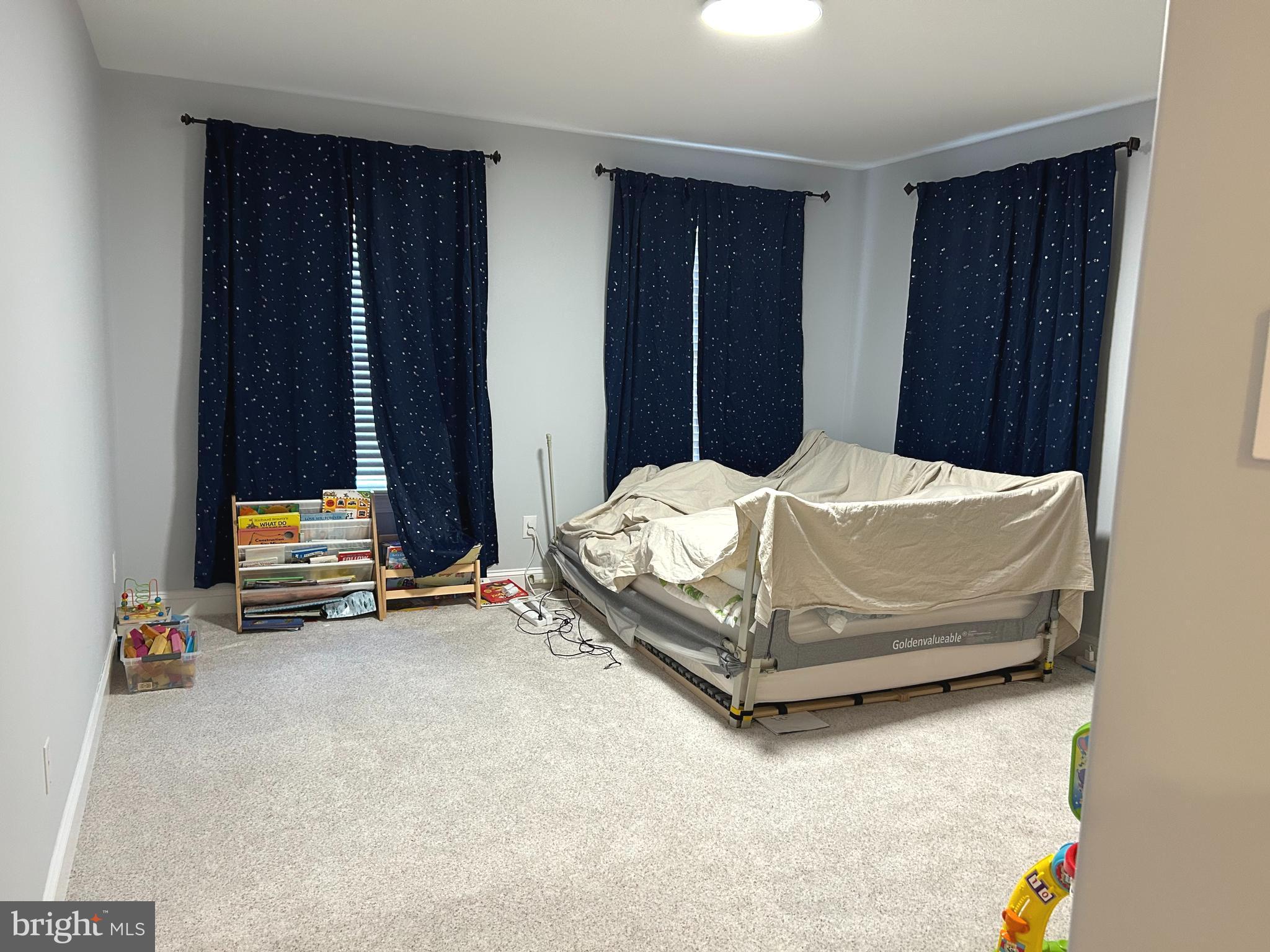 ITHAN MILLS - Residential Lease