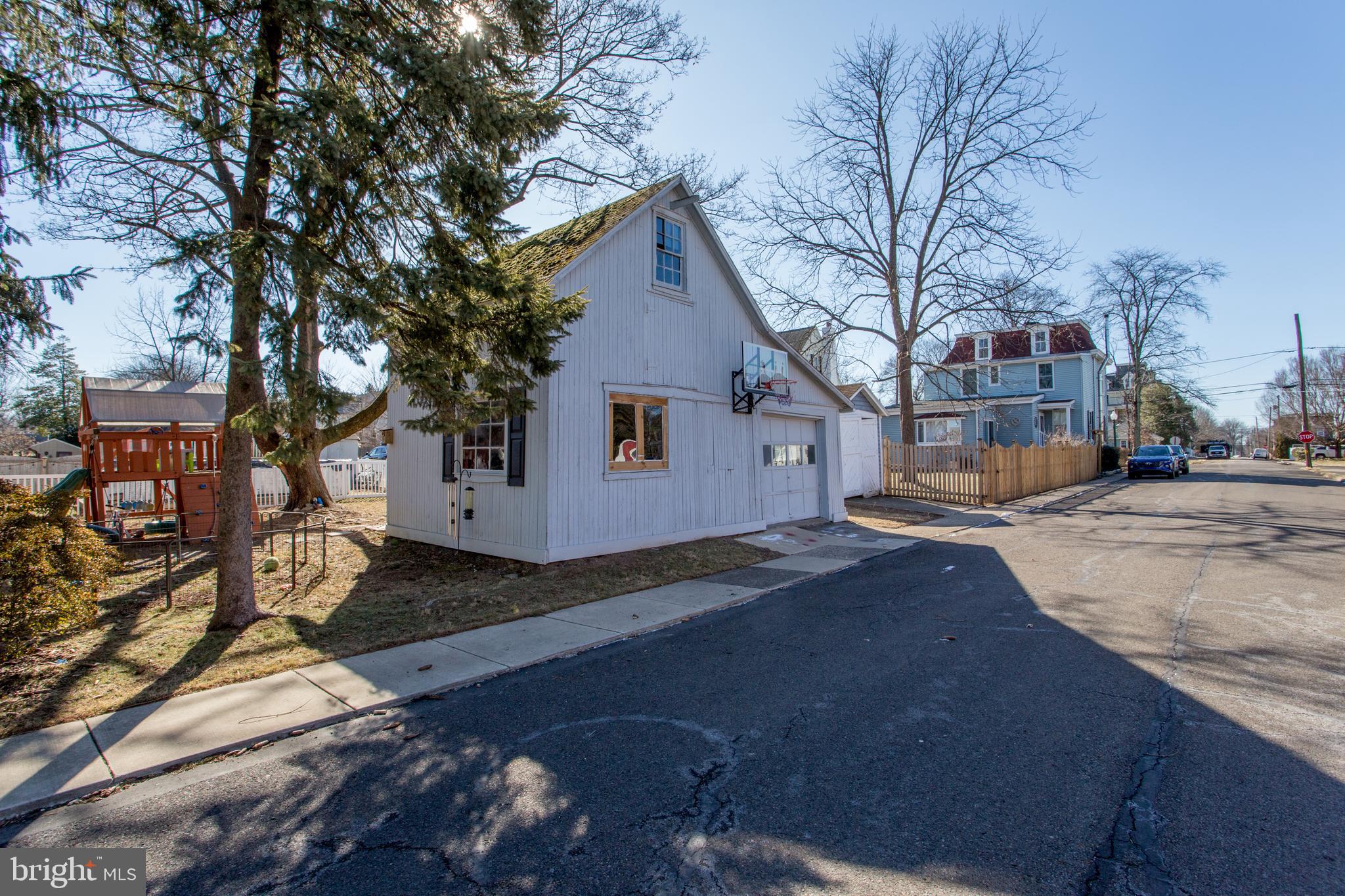 IVY MEADOWS - Residential