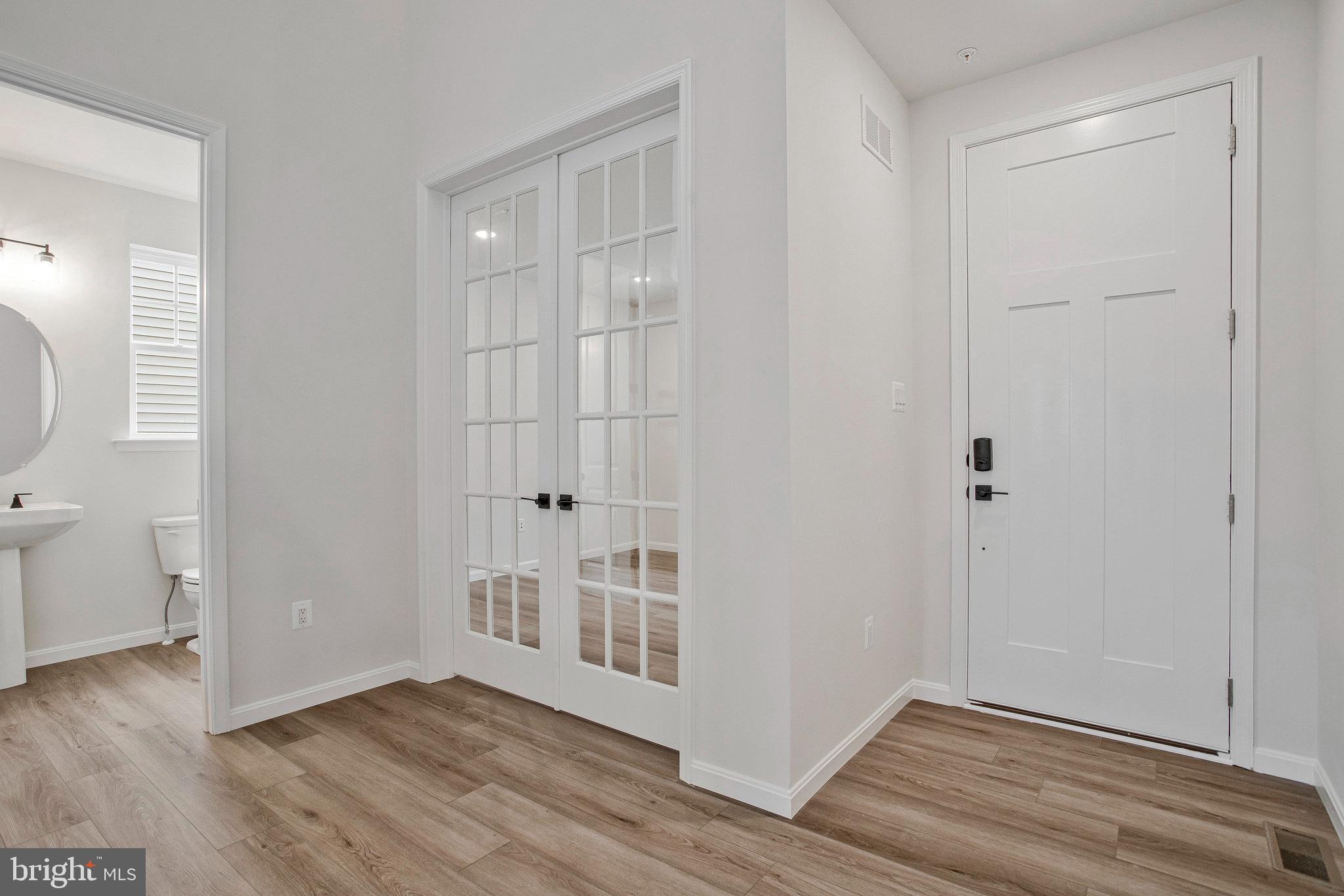 ROBERTS CROSSING - Residential