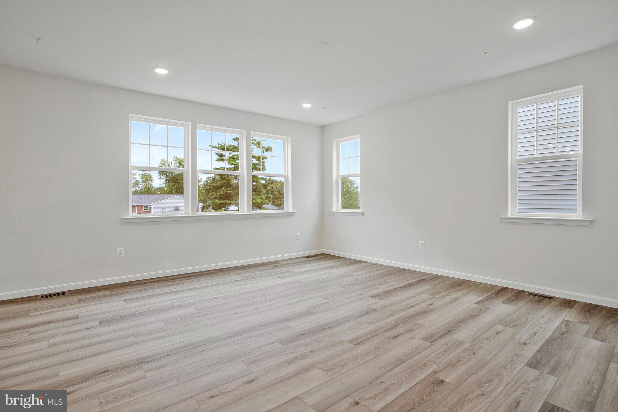 ROBERTS CROSSING - Residential