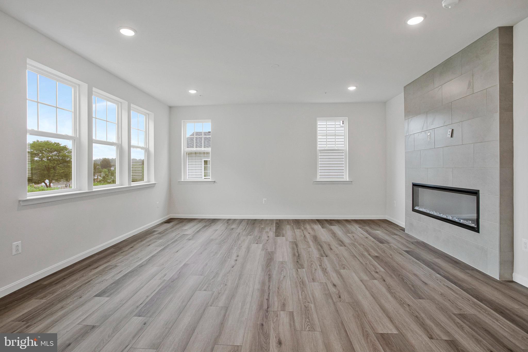 ROBERTS CROSSING - Residential