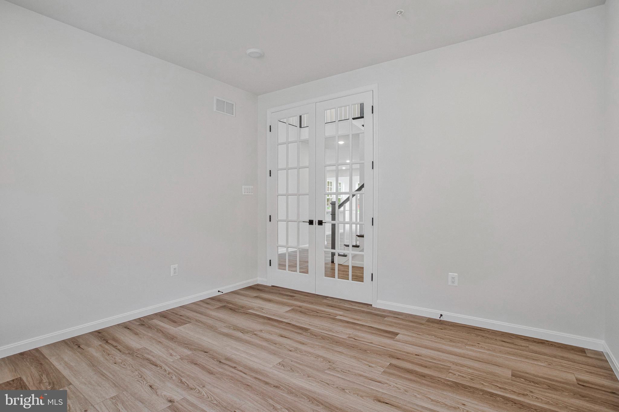ROBERTS CROSSING - Residential