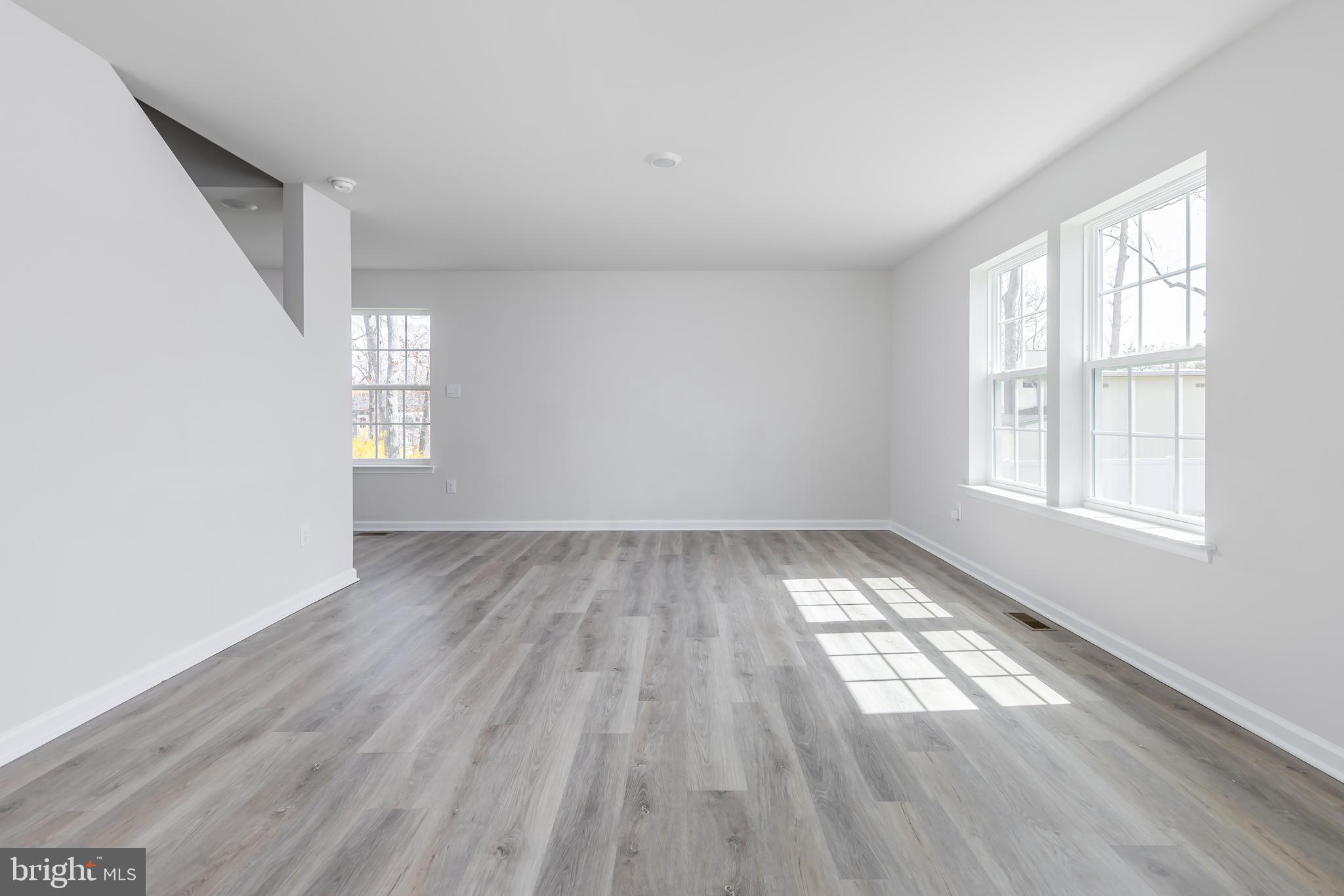 1626 WHITE CEDAR LANE