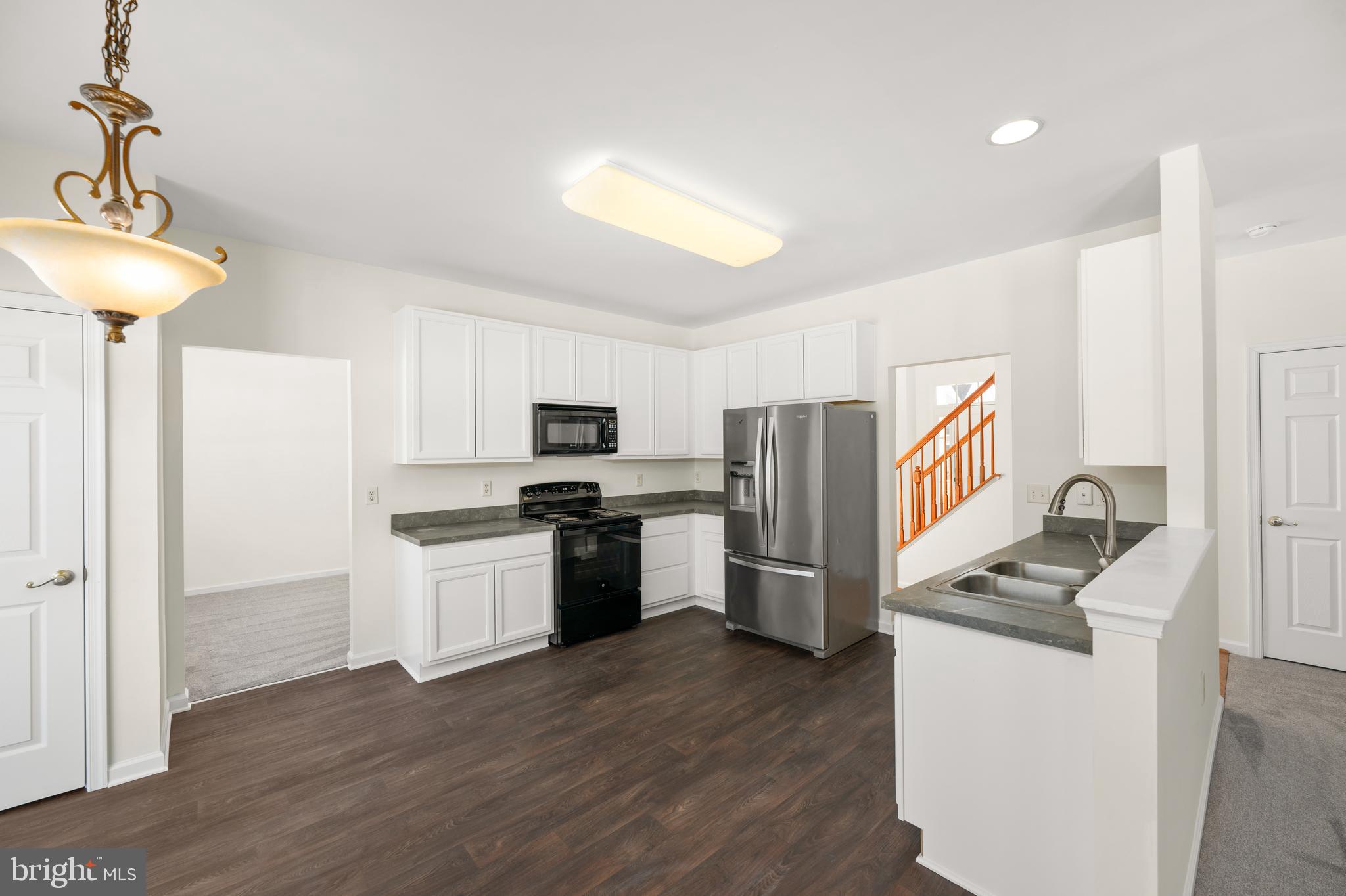 JONATHANS LANDING - Residential