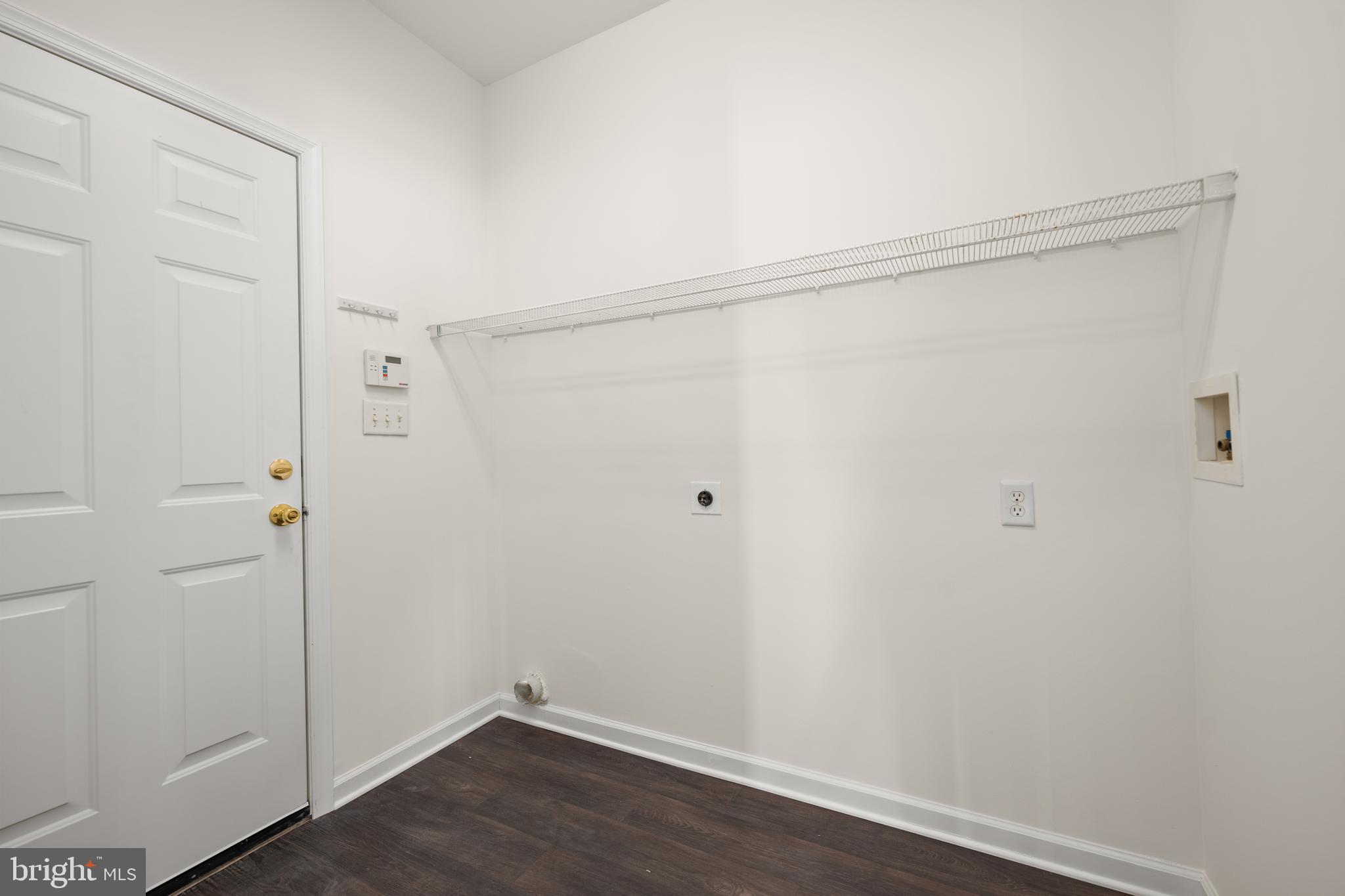 JONATHANS LANDING - Residential