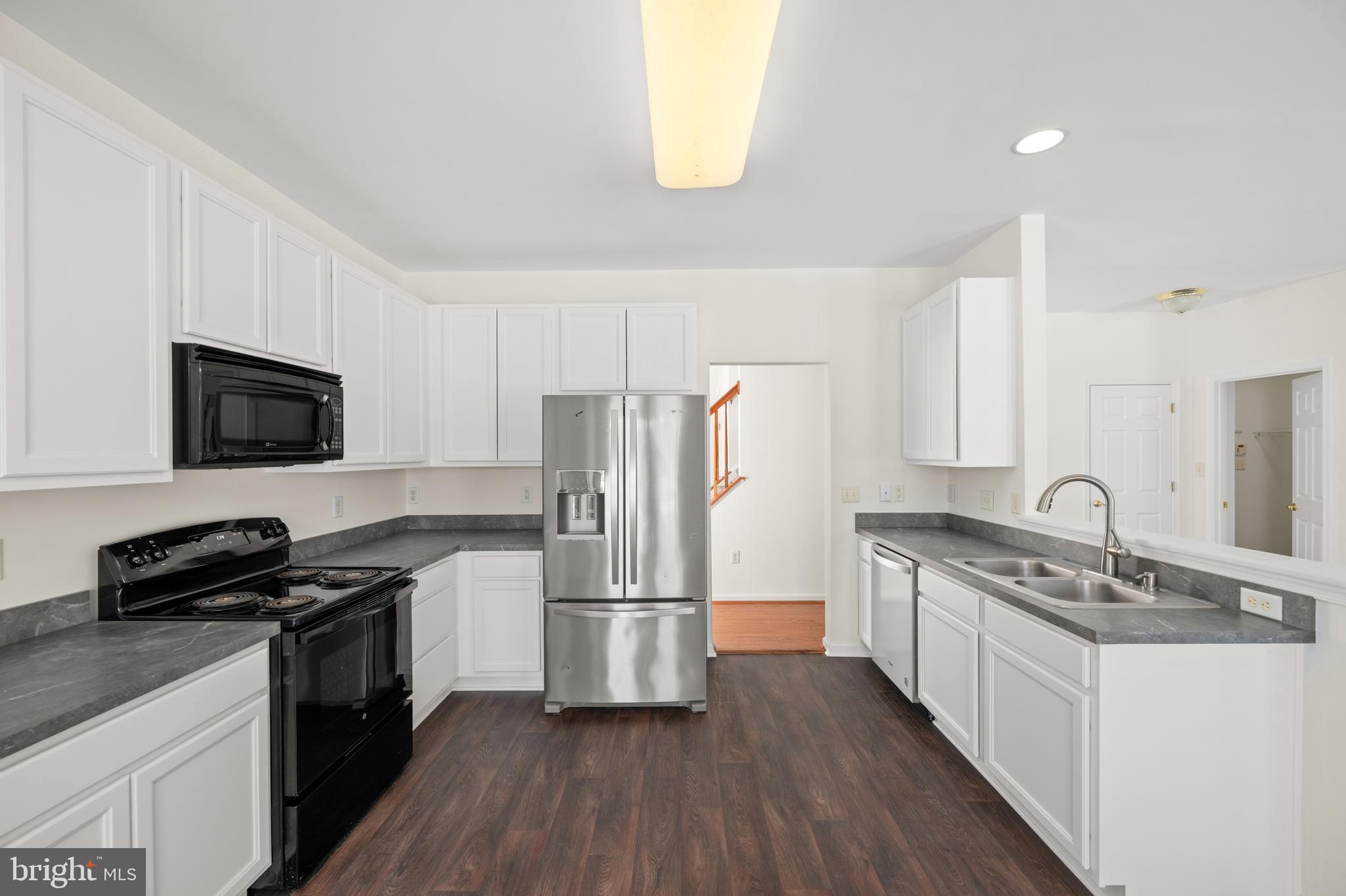 JONATHANS LANDING - Residential