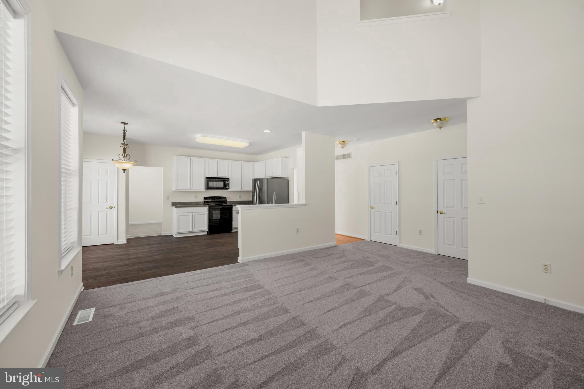 JONATHANS LANDING - Residential