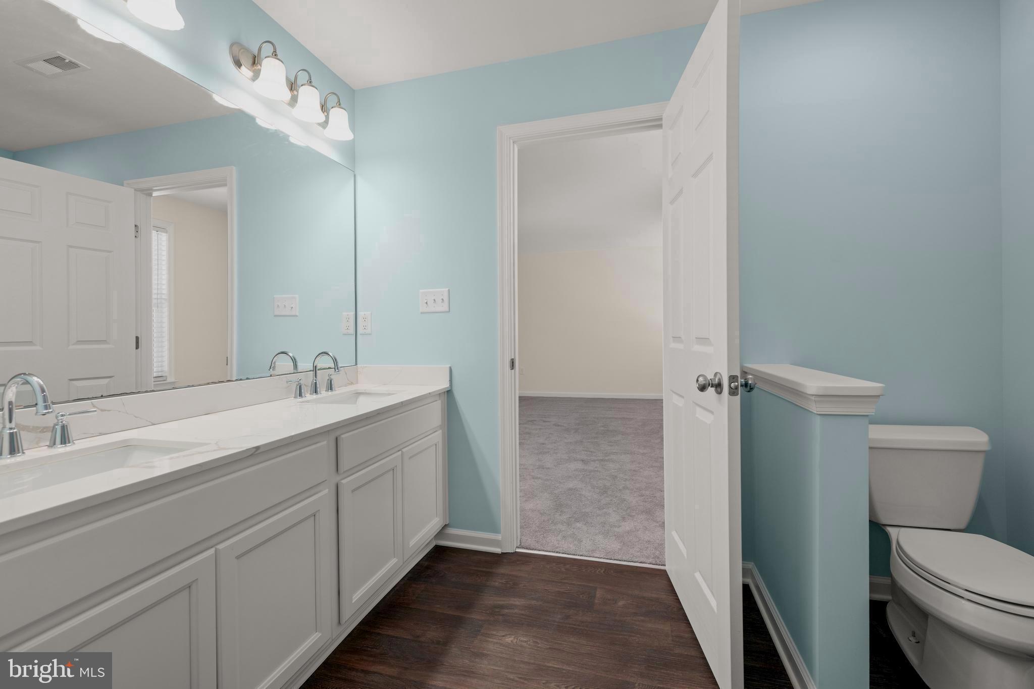 JONATHANS LANDING - Residential