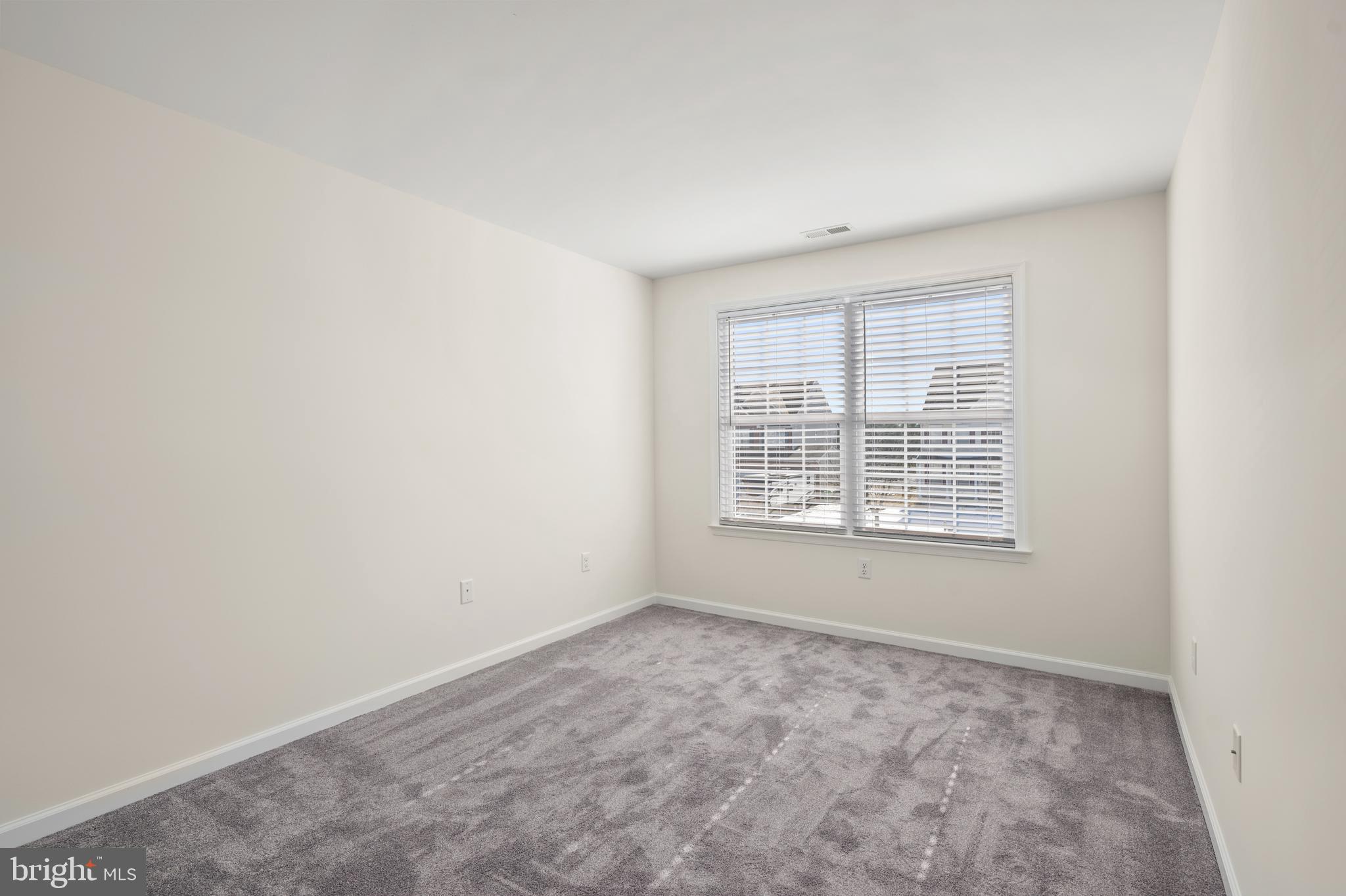 JONATHANS LANDING - Residential