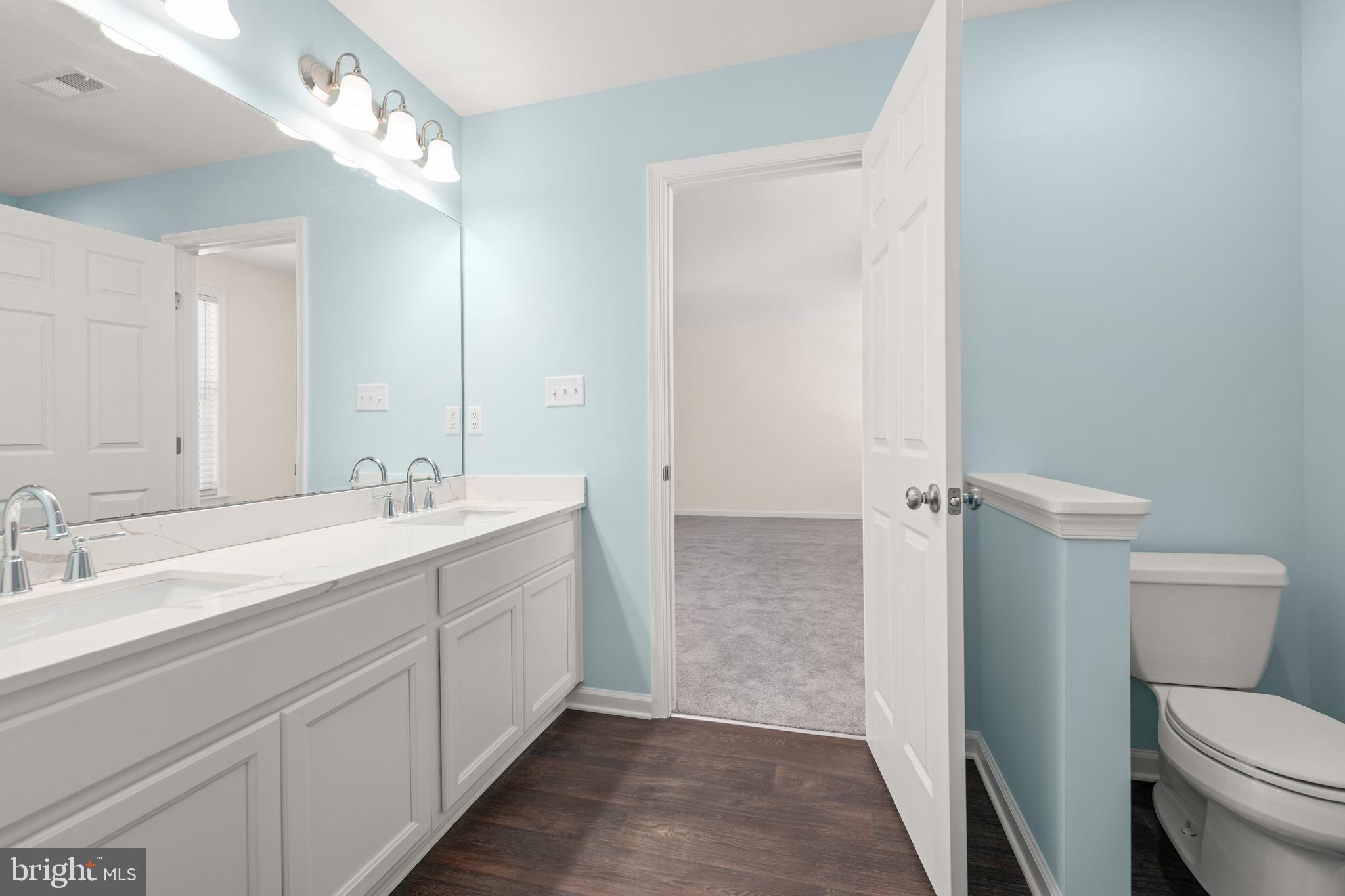 JONATHANS LANDING - Residential