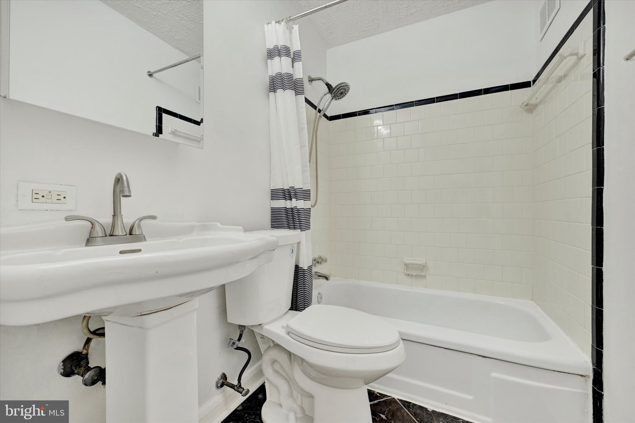 EASTWOOD - Residential