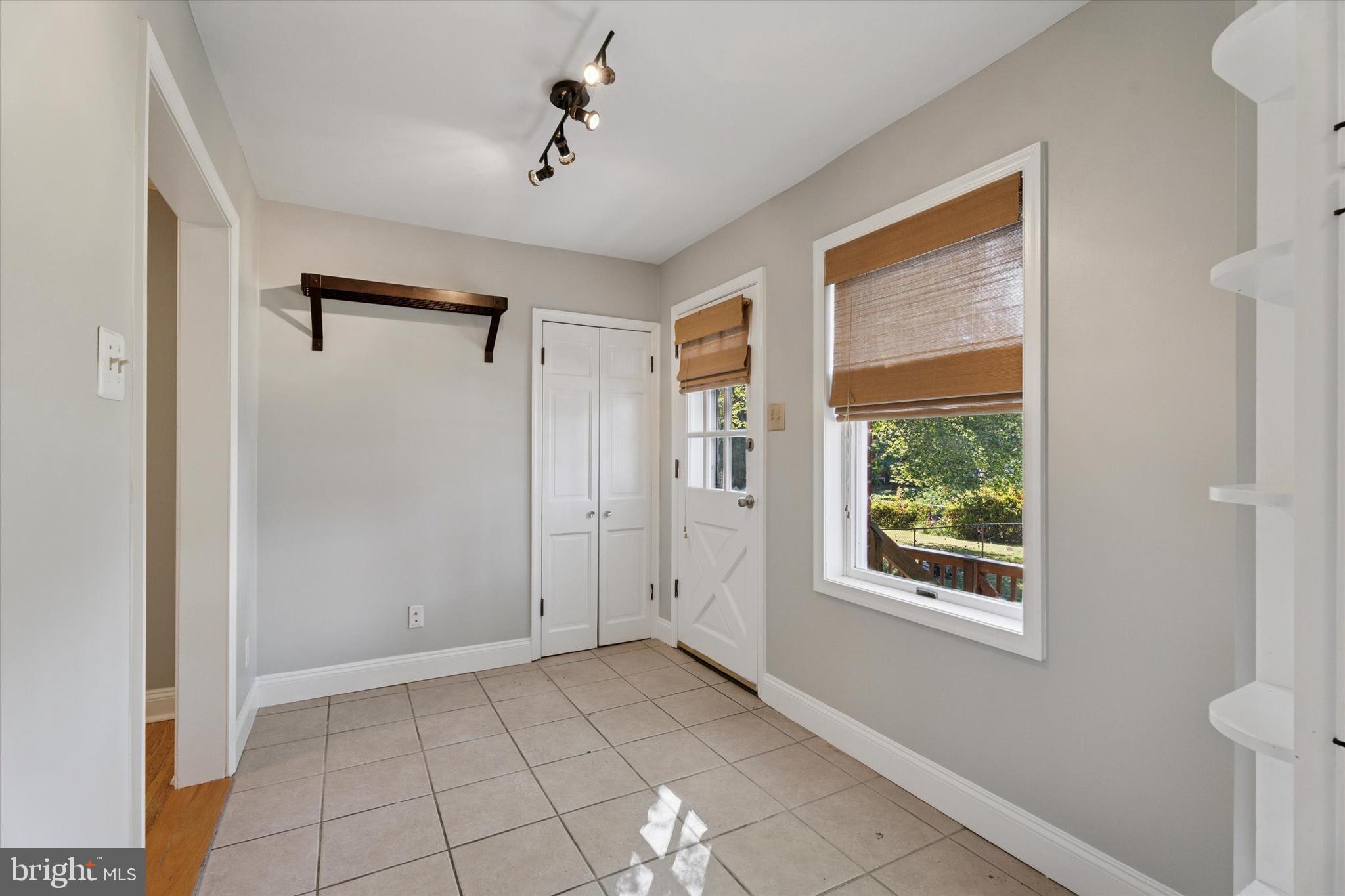 MANOA - Residential Lease