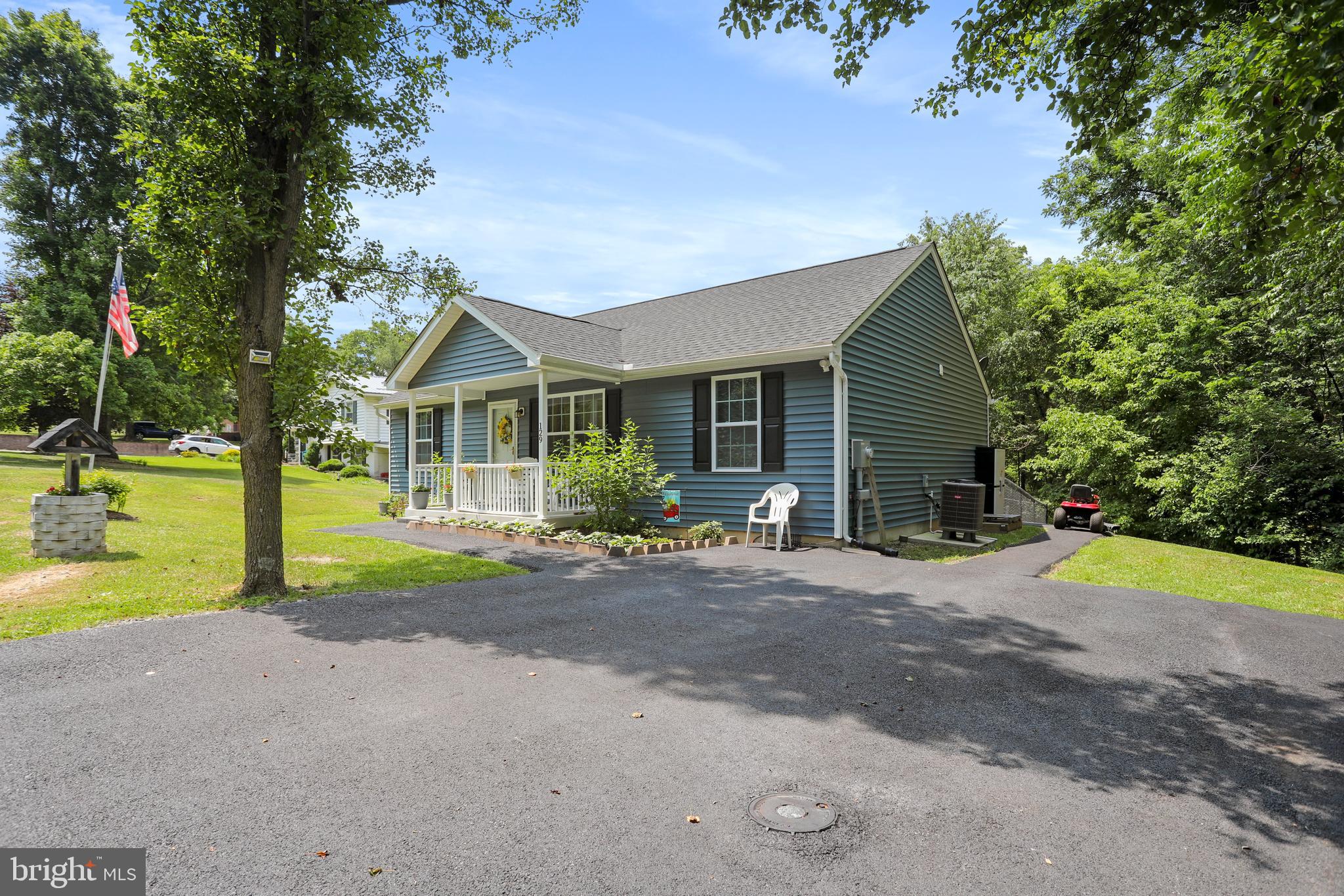 FOREST HILLS - Residential