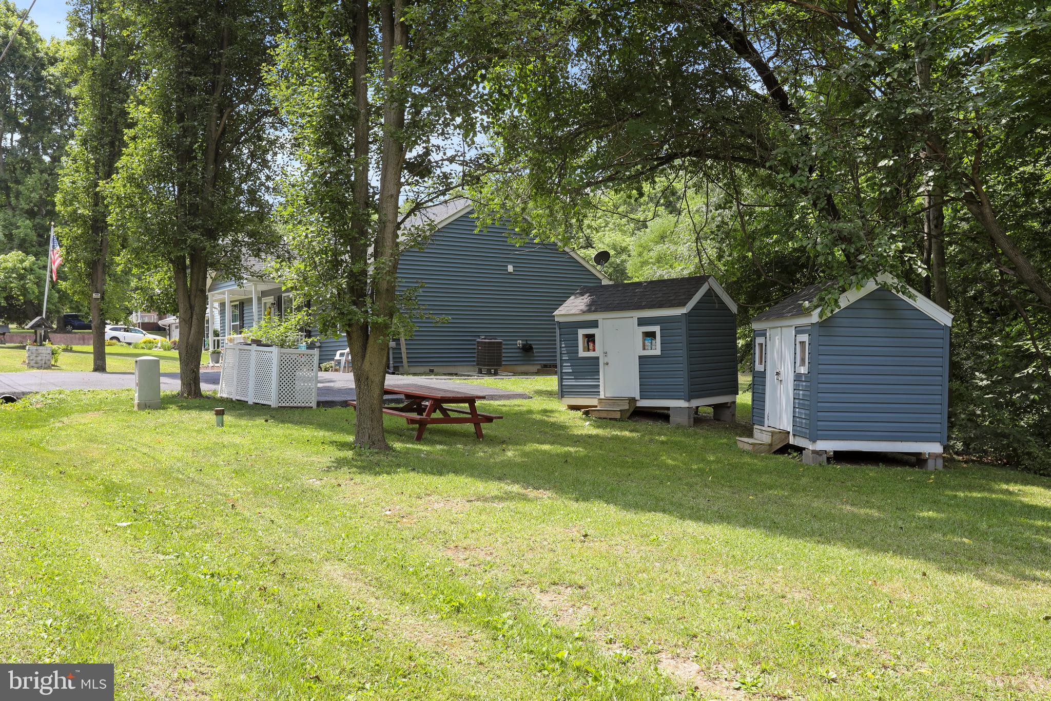 FOREST HILLS - Residential