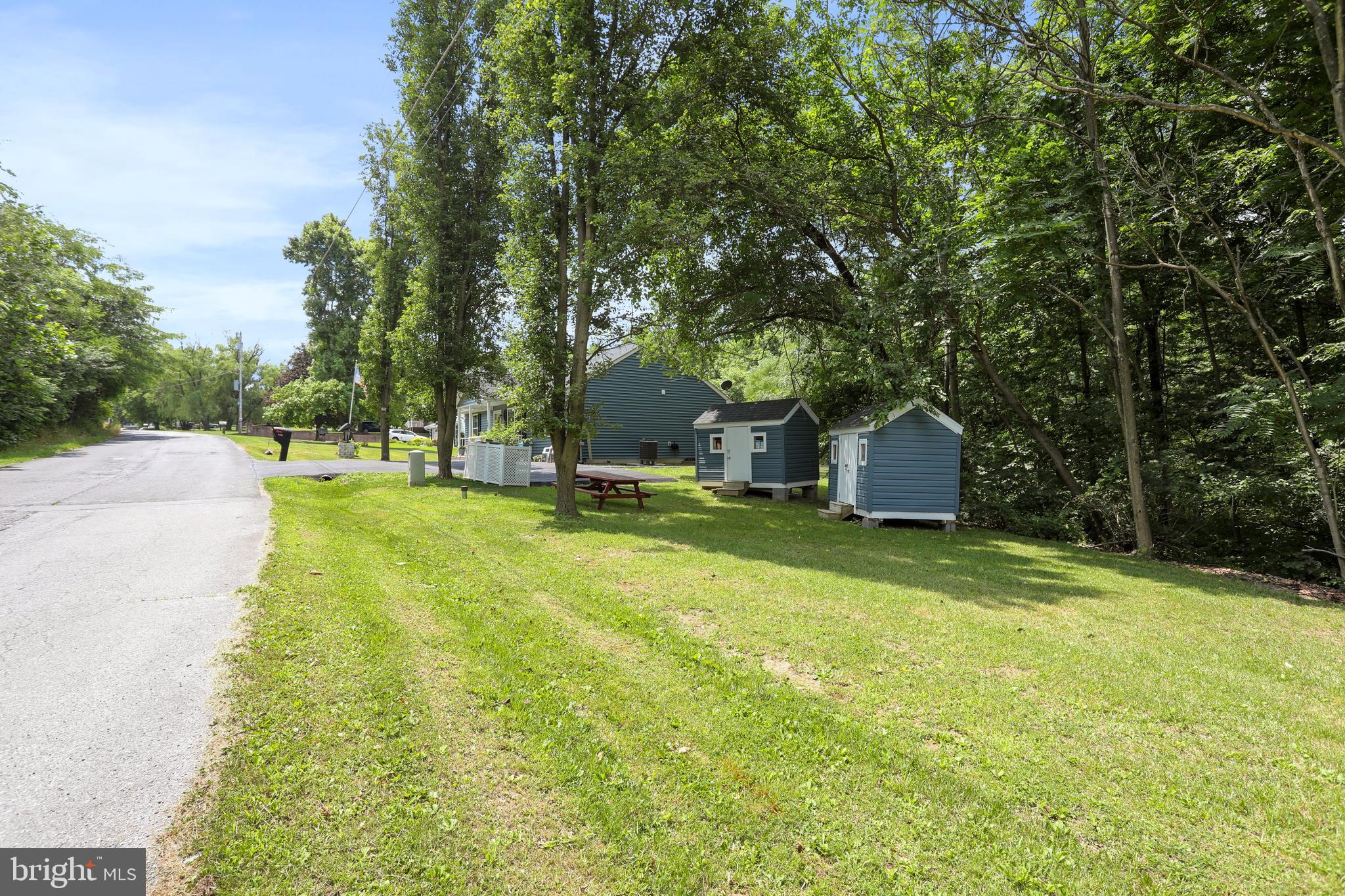 FOREST HILLS - Residential