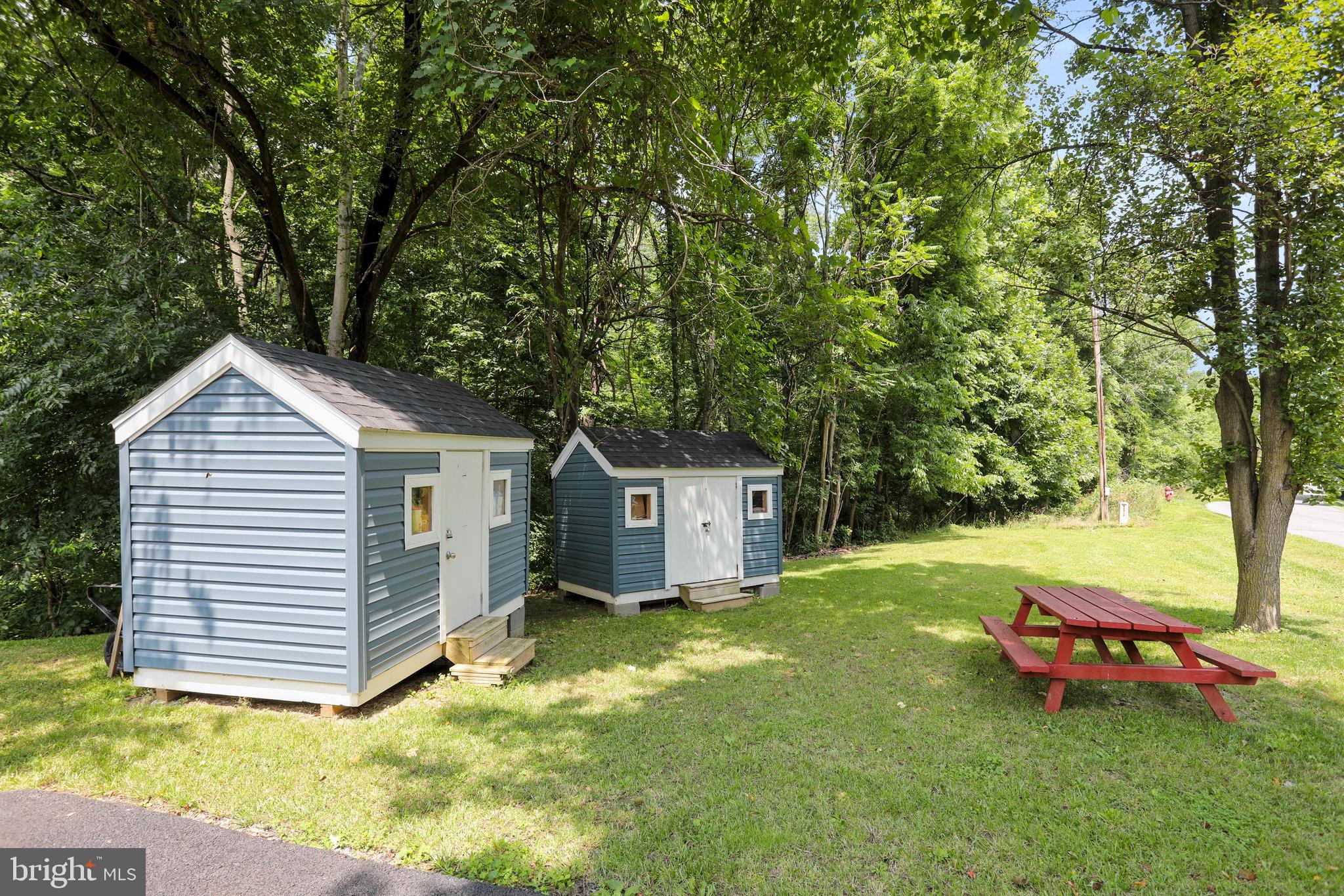 FOREST HILLS - Residential