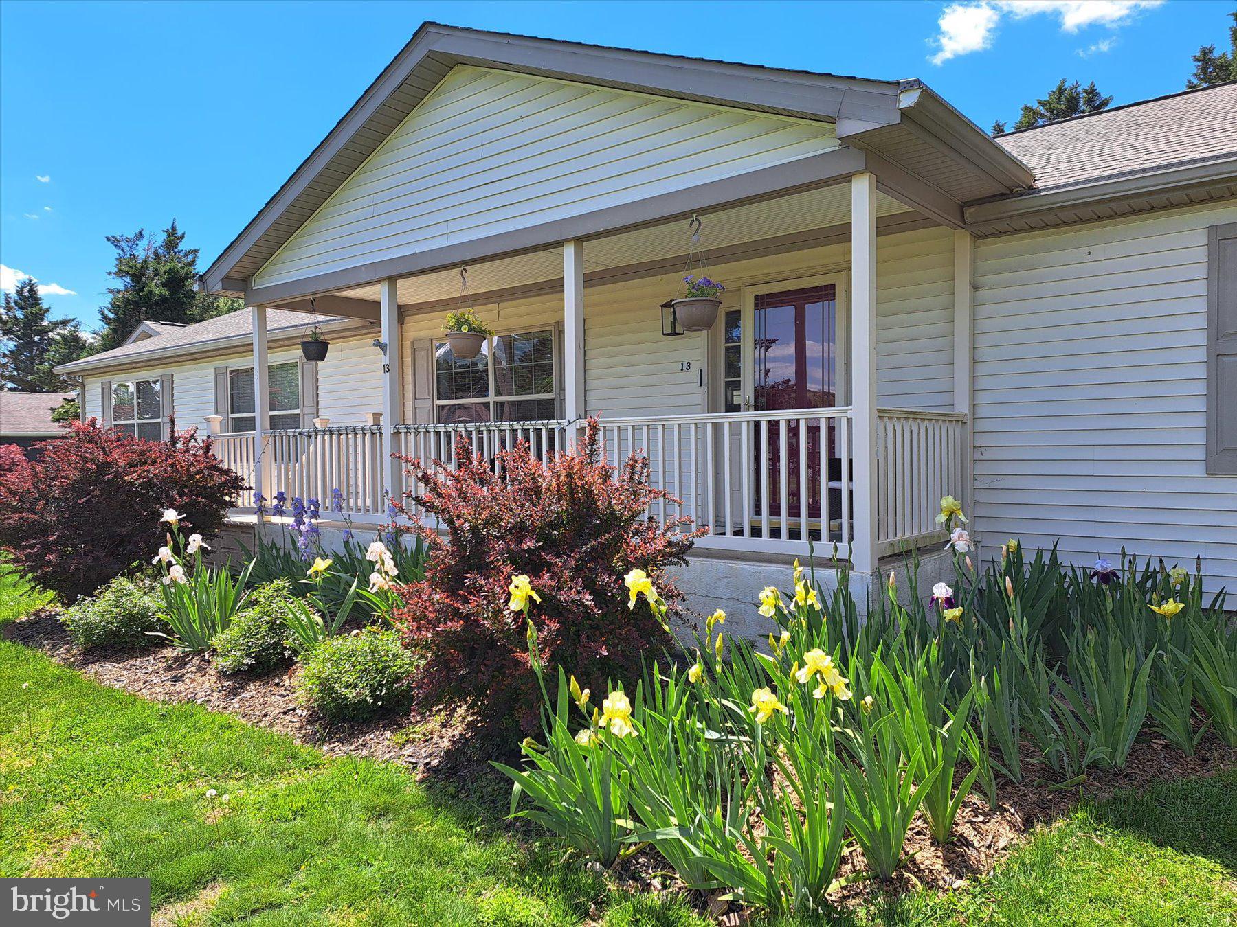 13 W GREENWING DRIVE