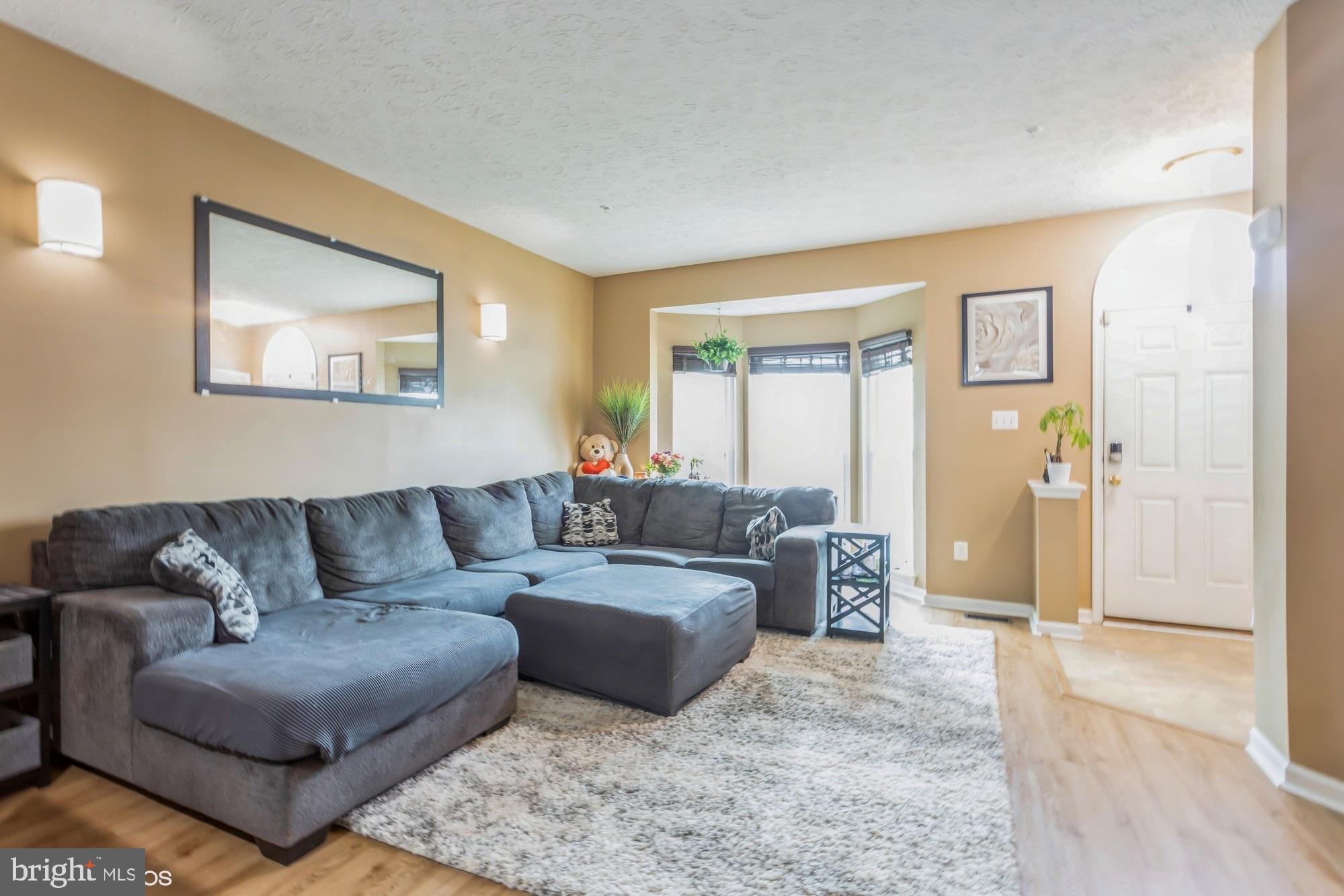 HOLLY WOODS - Residential