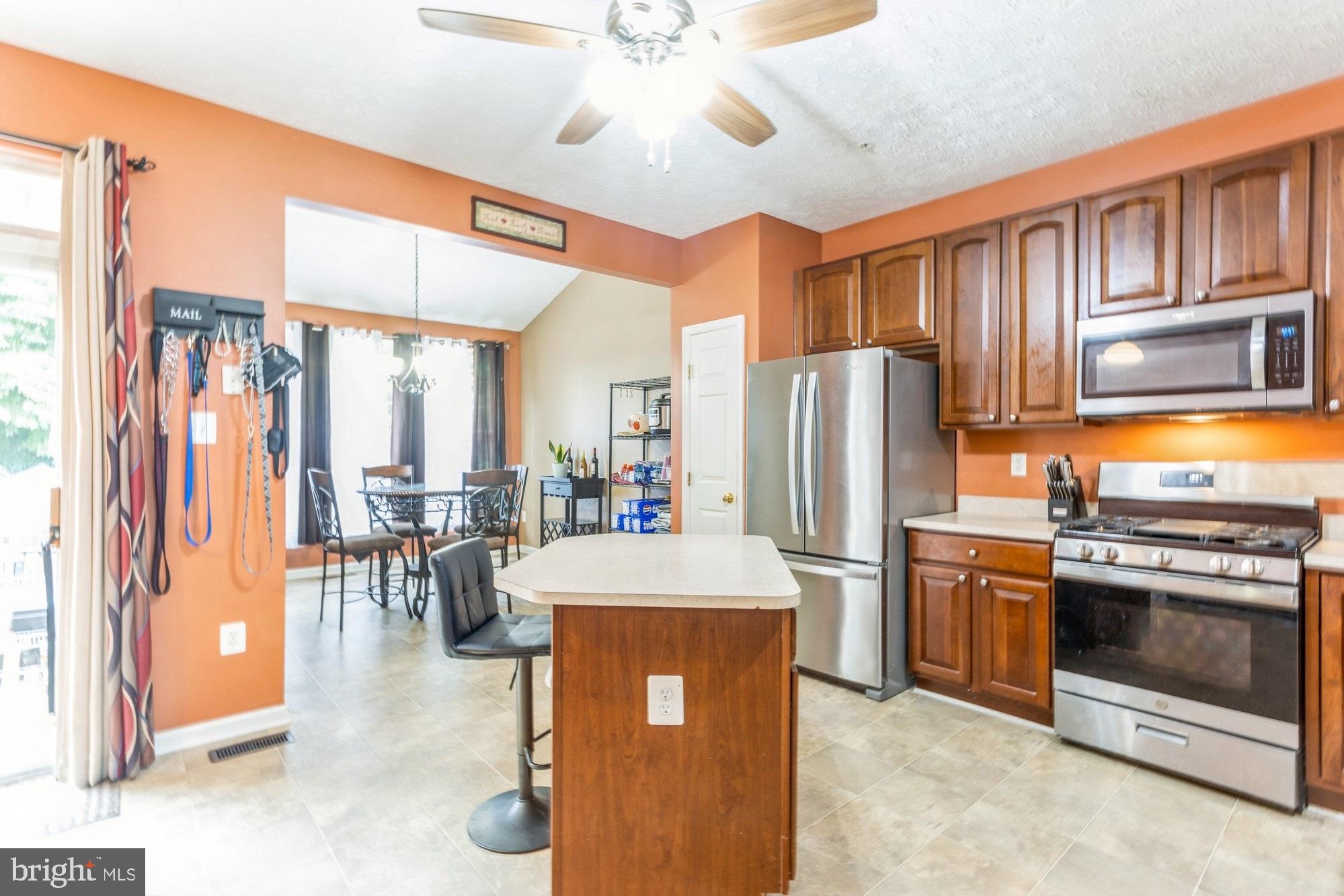 HOLLY WOODS - Residential