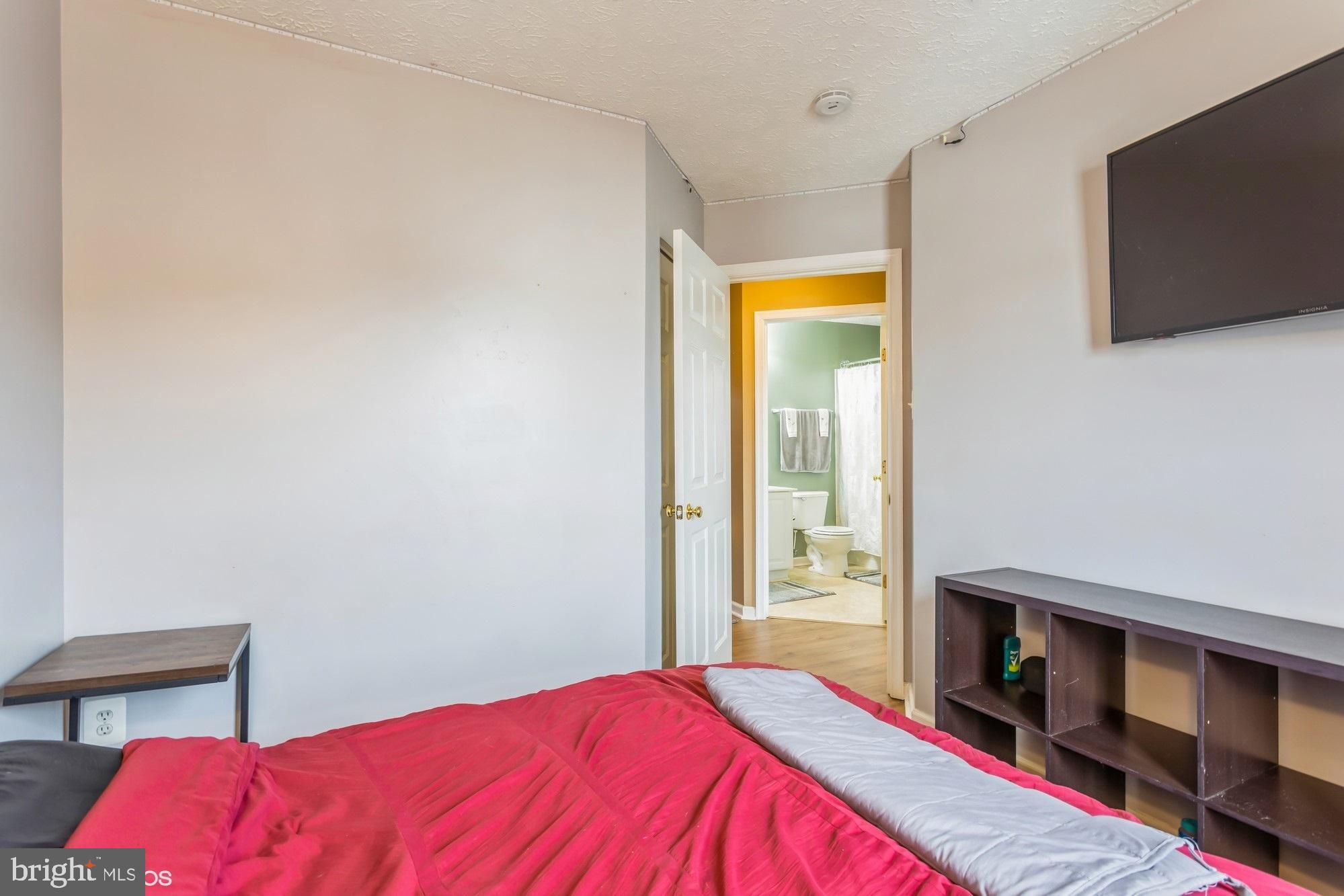 HOLLY WOODS - Residential