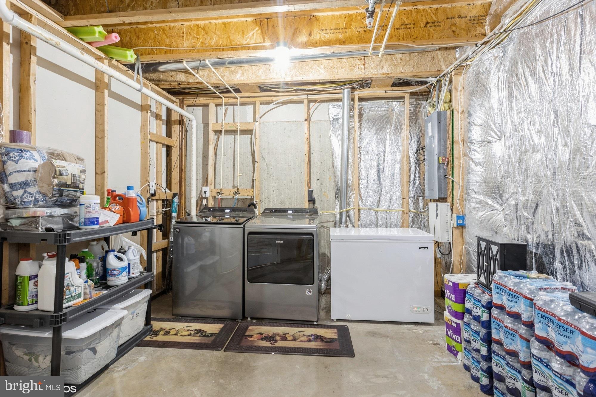 HOLLY WOODS - Residential