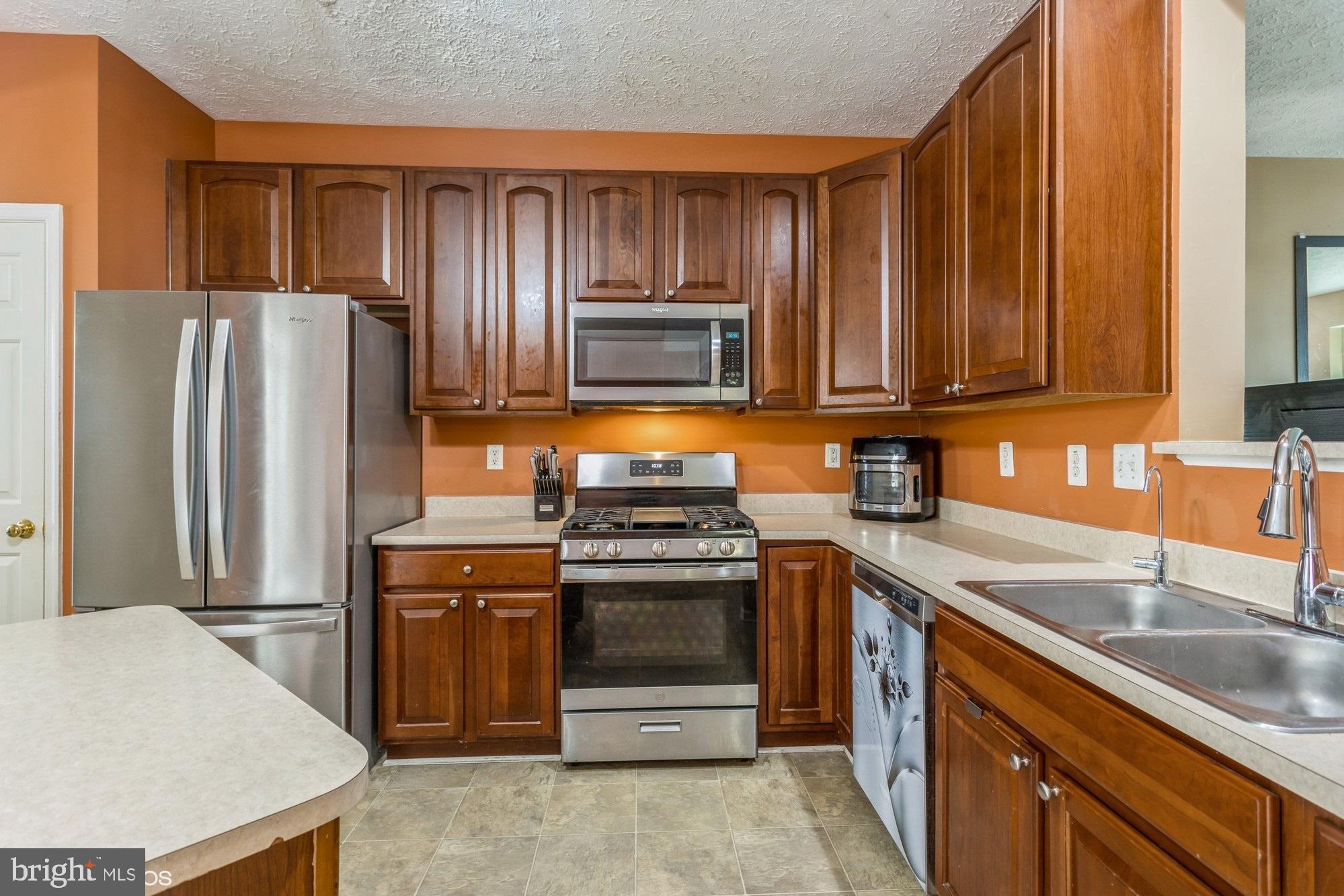 HOLLY WOODS - Residential