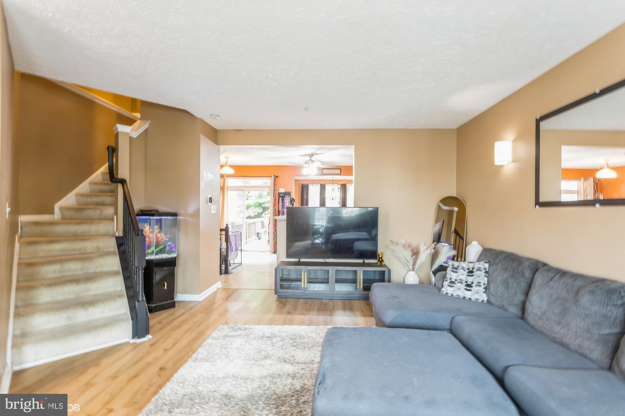 HOLLY WOODS - Residential