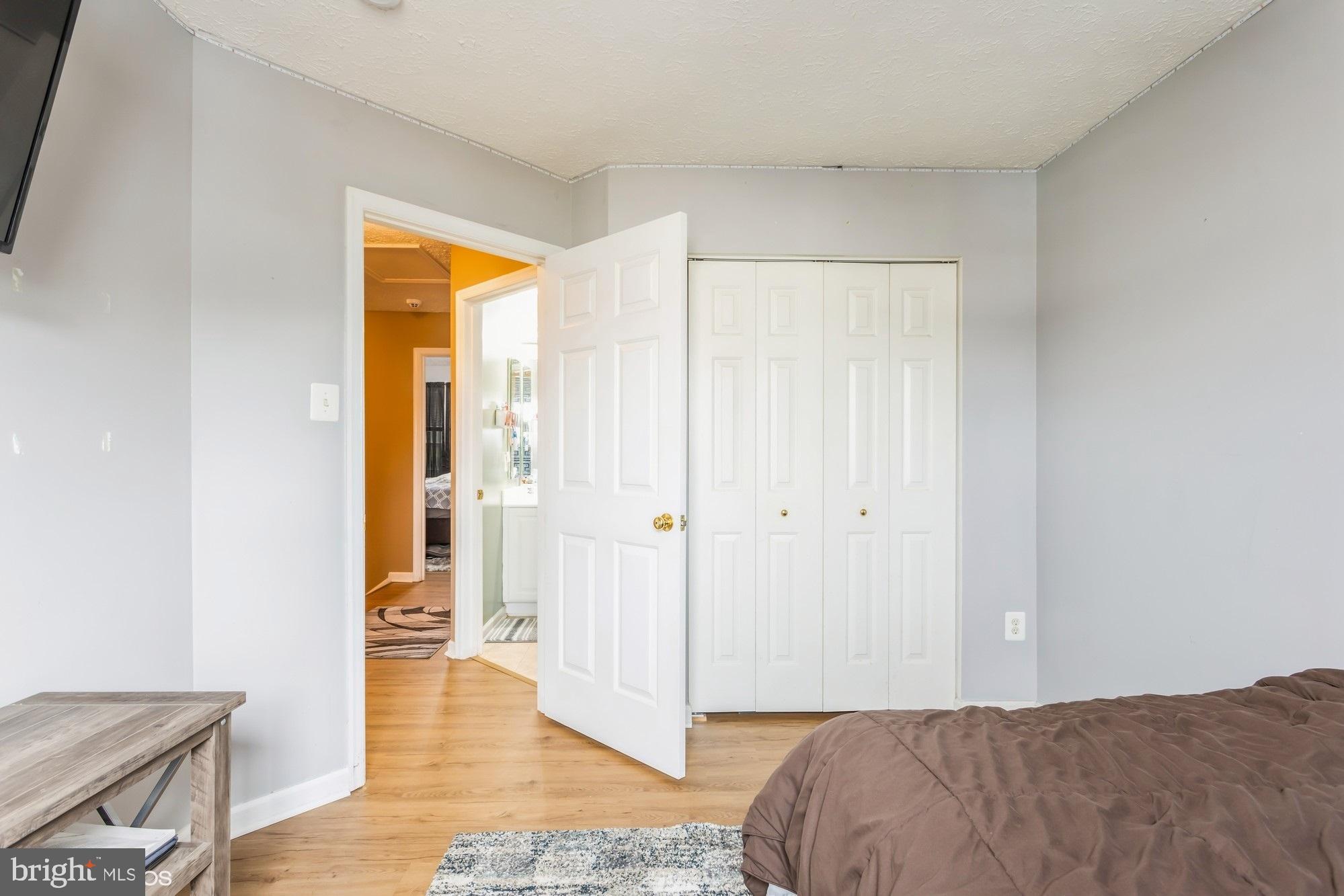 HOLLY WOODS - Residential