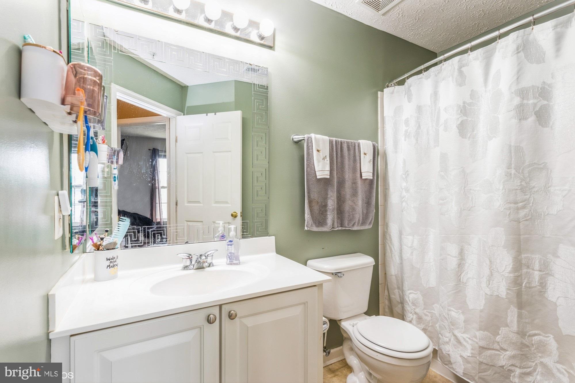 HOLLY WOODS - Residential