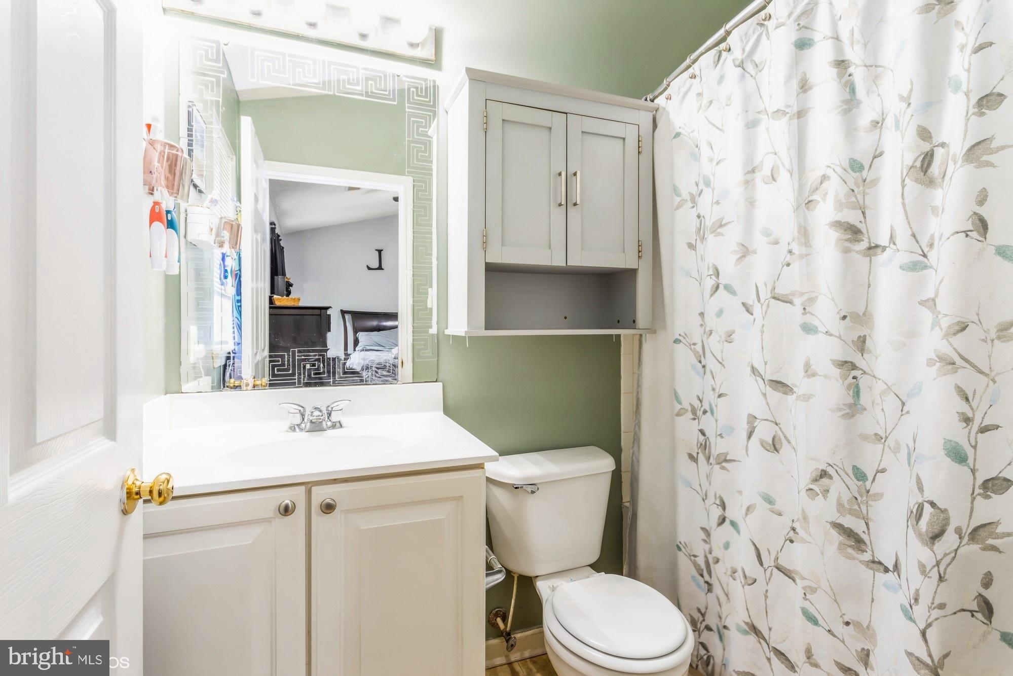 HOLLY WOODS - Residential